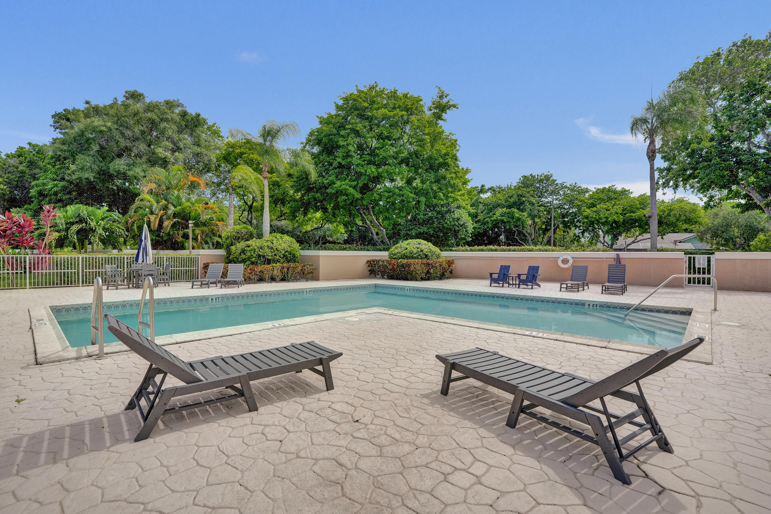 CORAL SUN TOWNHOMES CONDO - Residential