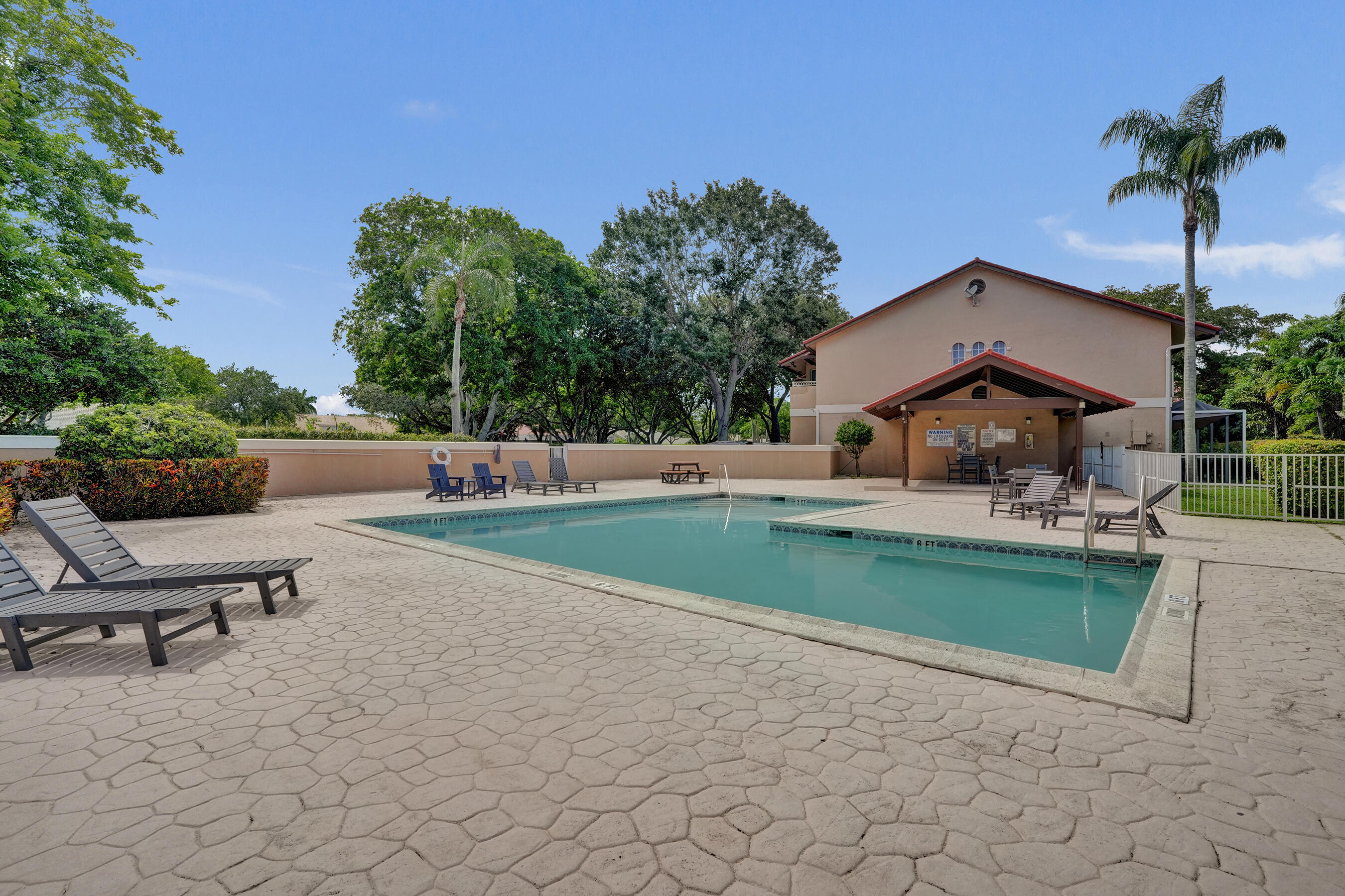 CORAL SUN TOWNHOMES CONDO - Residential
