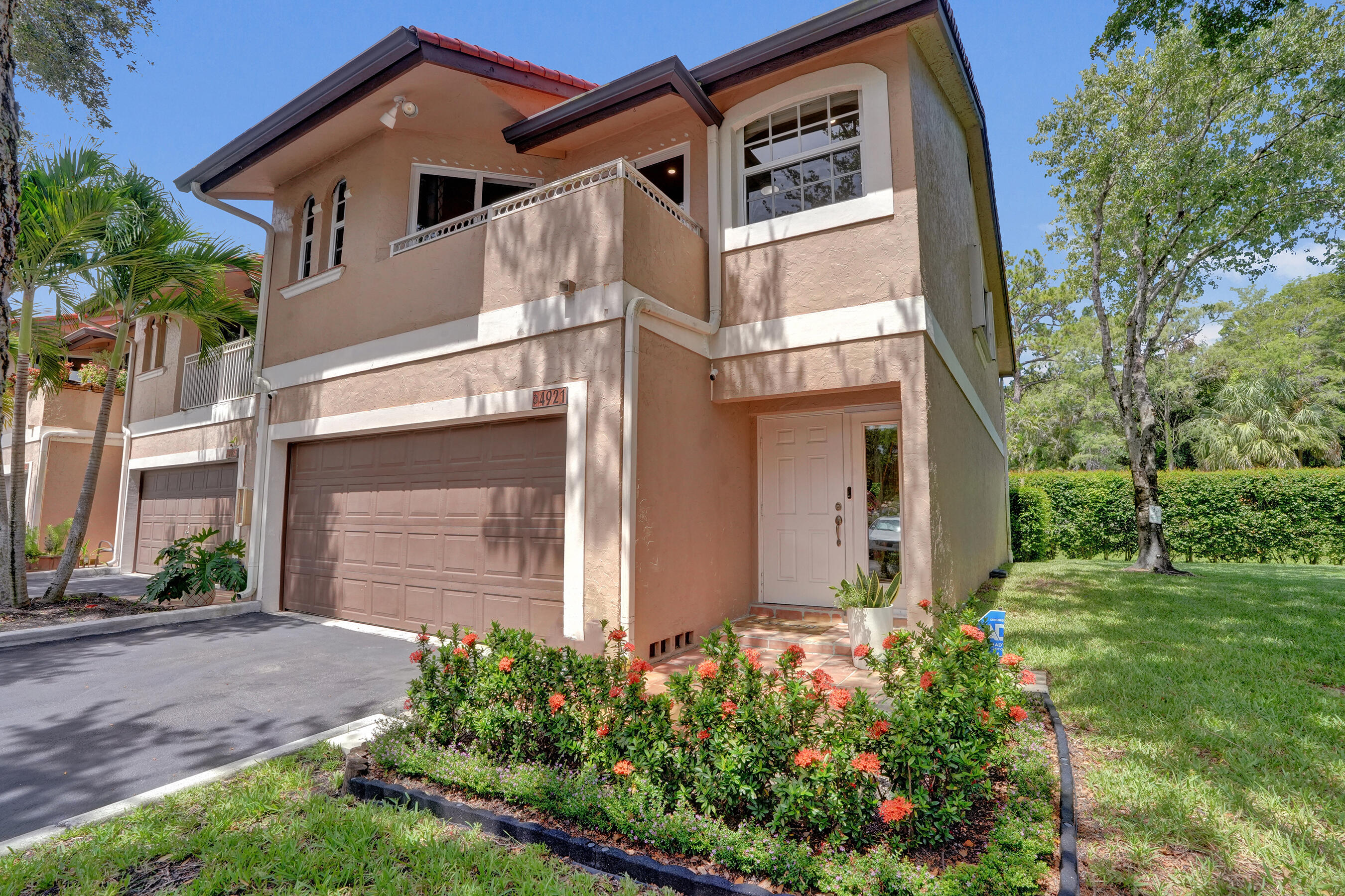 CORAL SUN TOWNHOMES CONDO - Residential