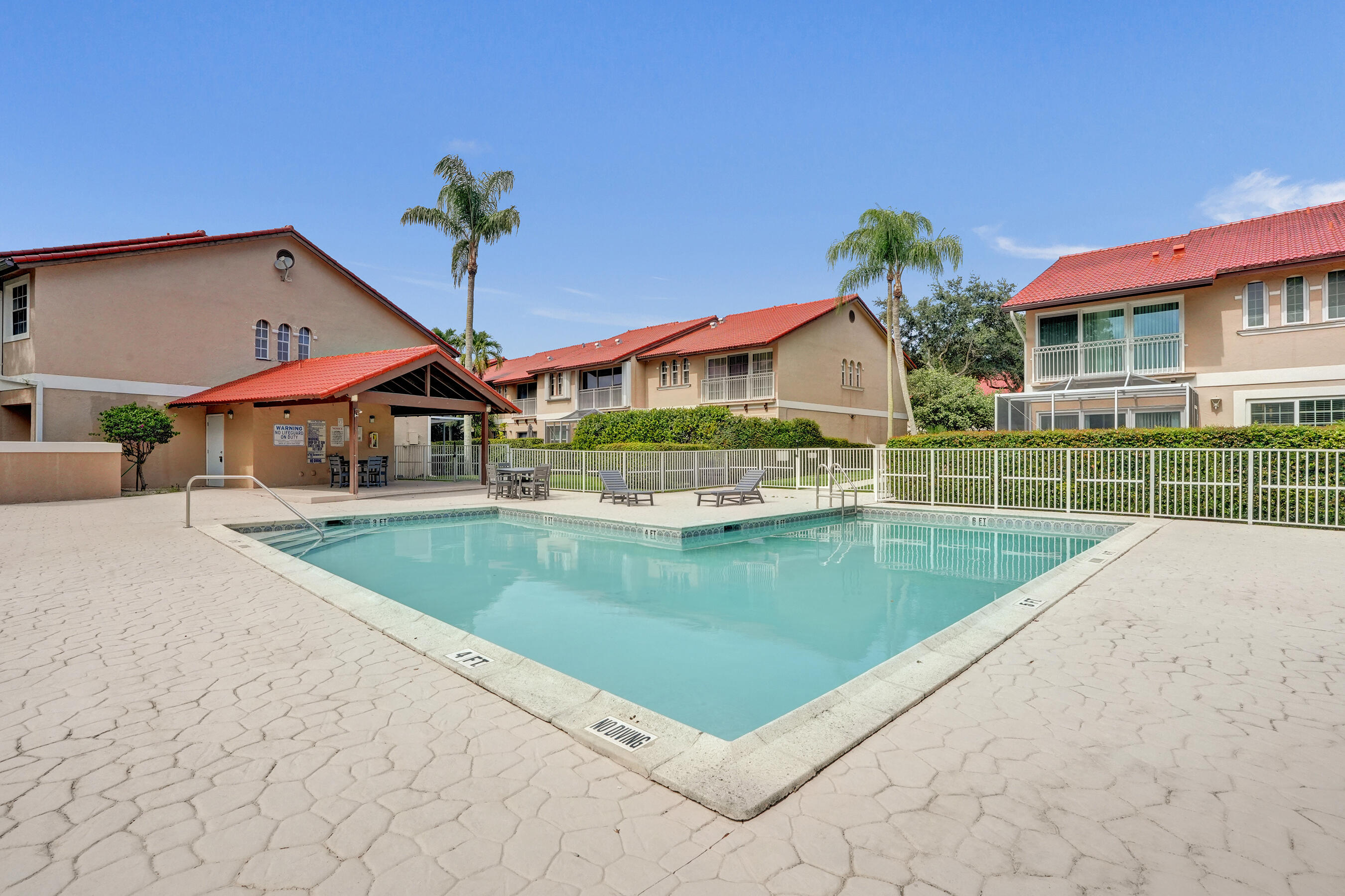 CORAL SUN TOWNHOMES CONDO - Residential