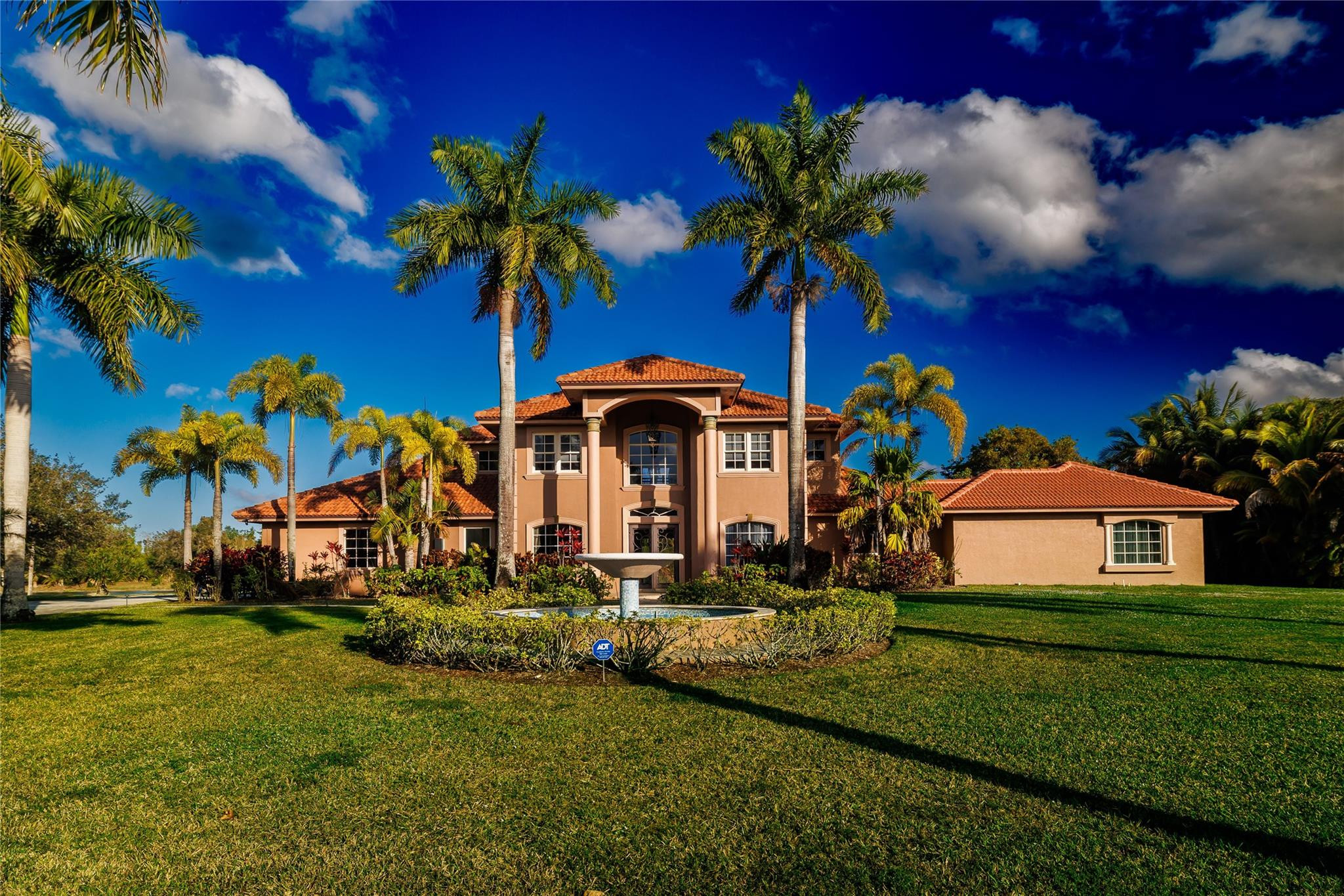 LOXAHATCHEE LAKES - Residential