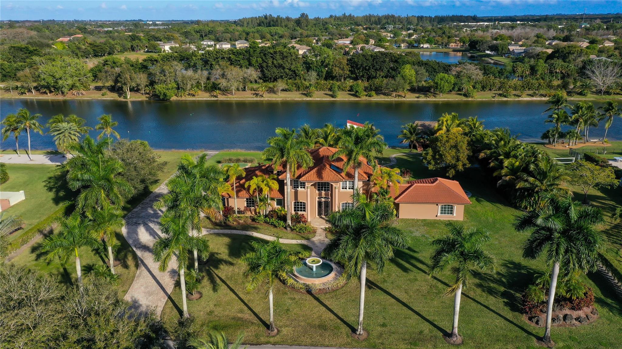 LOXAHATCHEE LAKES - Residential