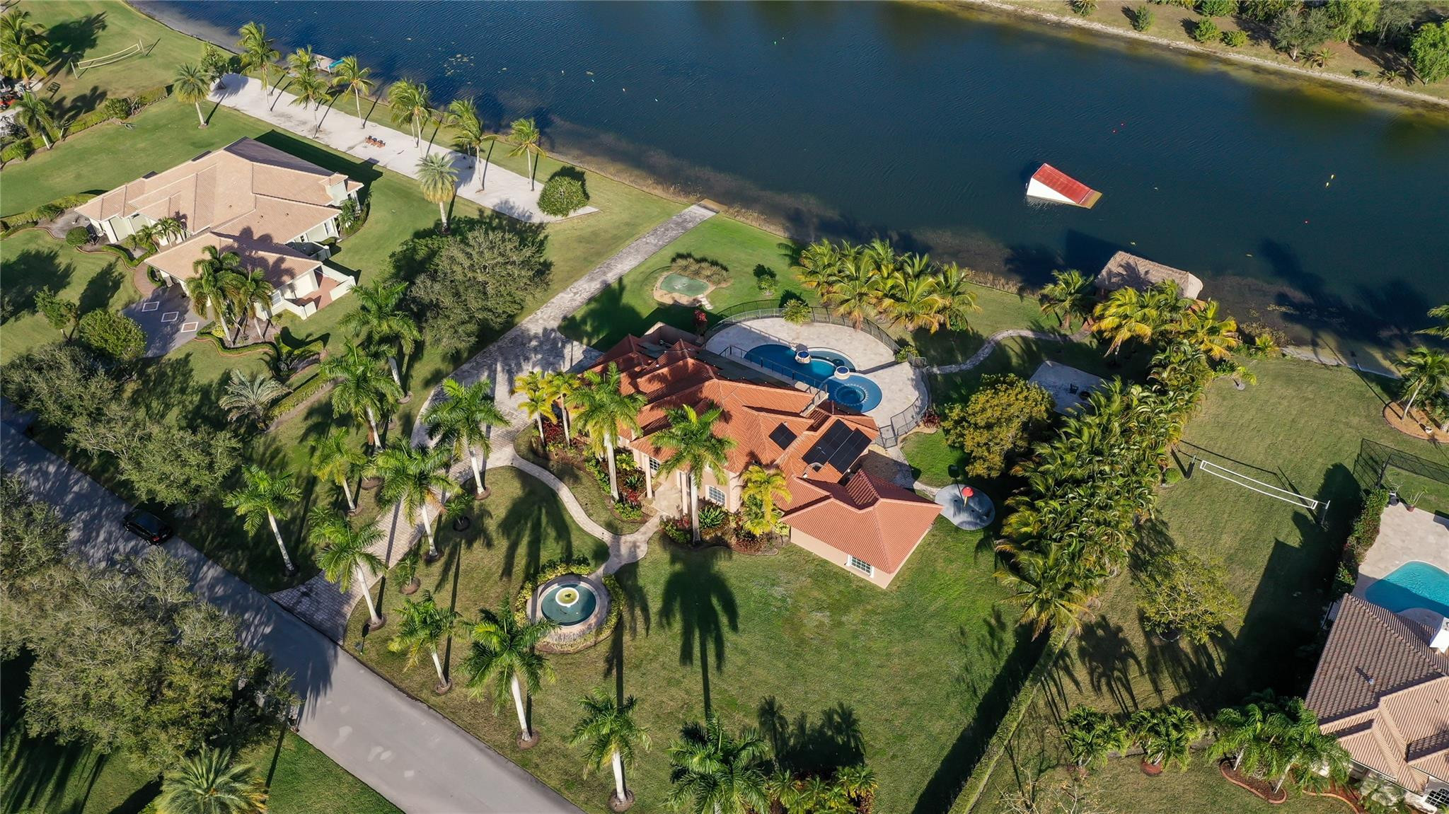 LOXAHATCHEE LAKES - Residential