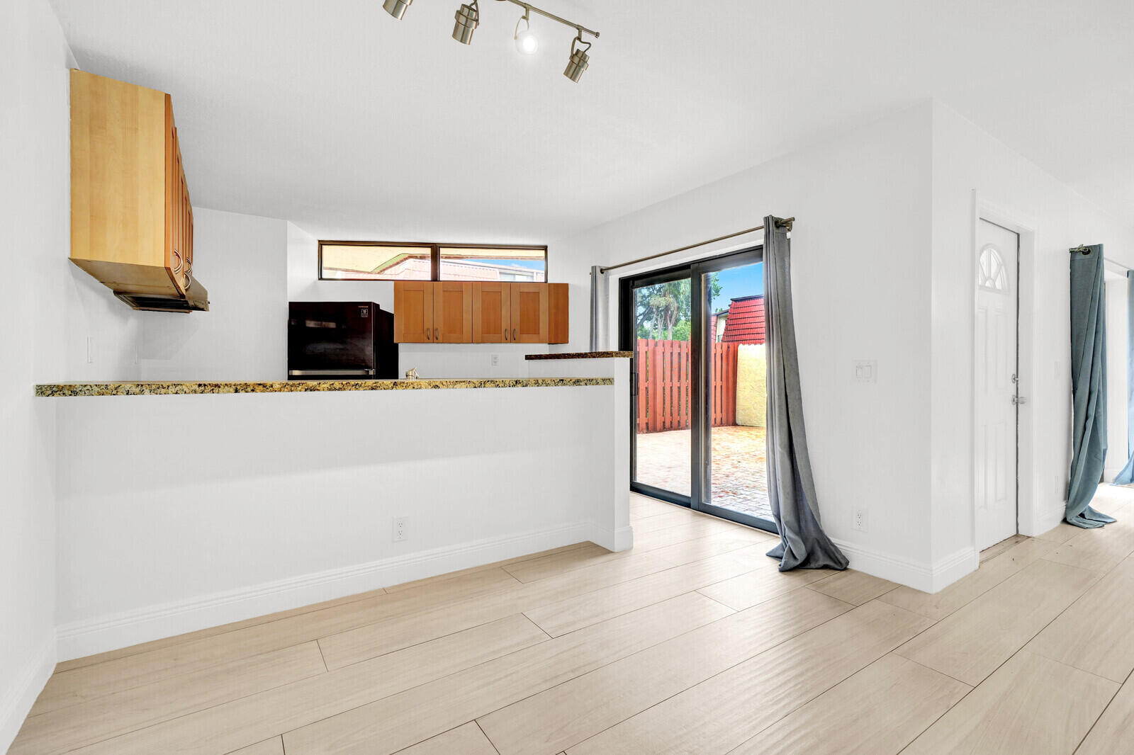SOMERSET - Residential Lease