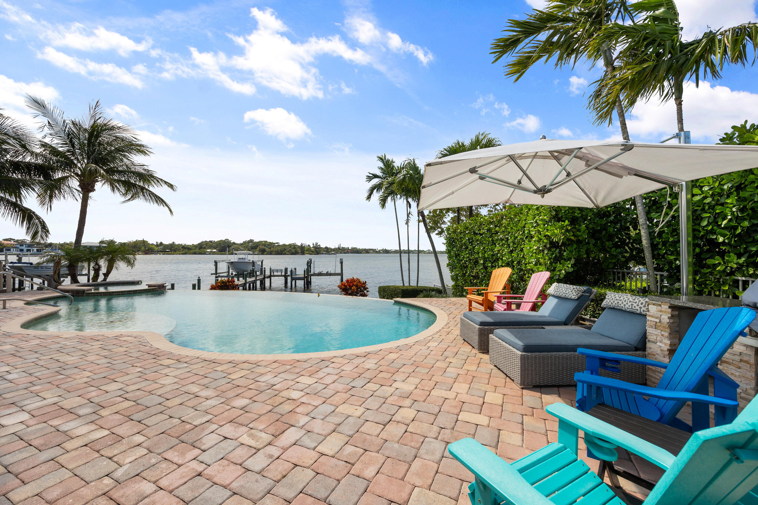 TEQUESTA COUNTRY CLUB - Residential