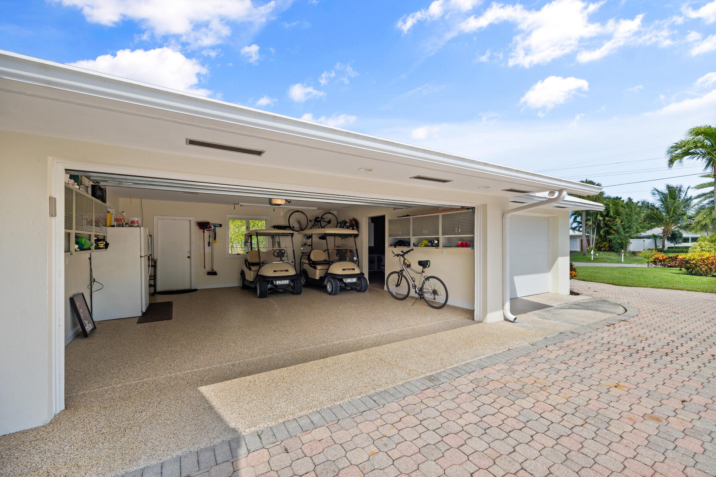 TEQUESTA COUNTRY CLUB - Residential