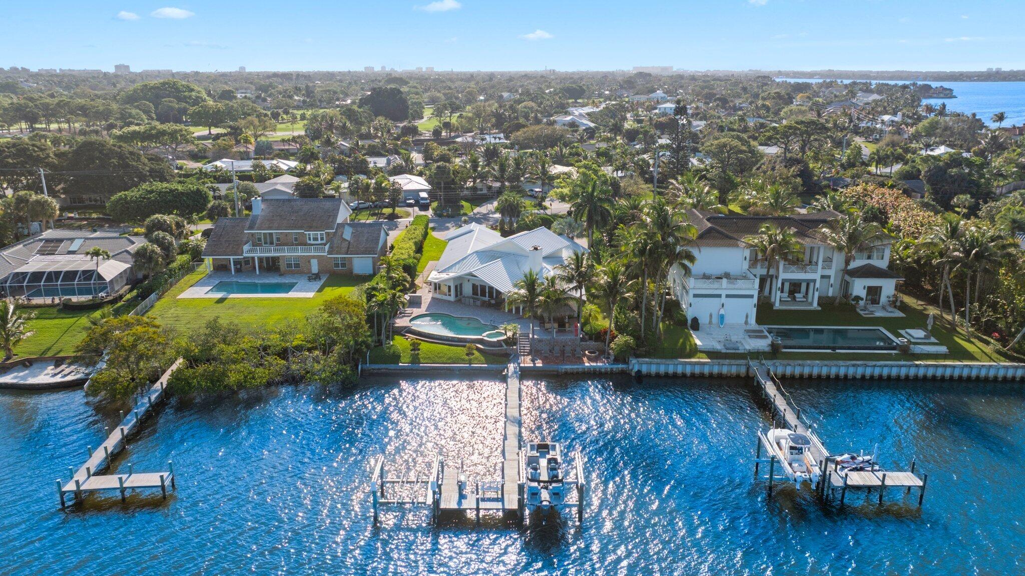 TEQUESTA COUNTRY CLUB - Residential