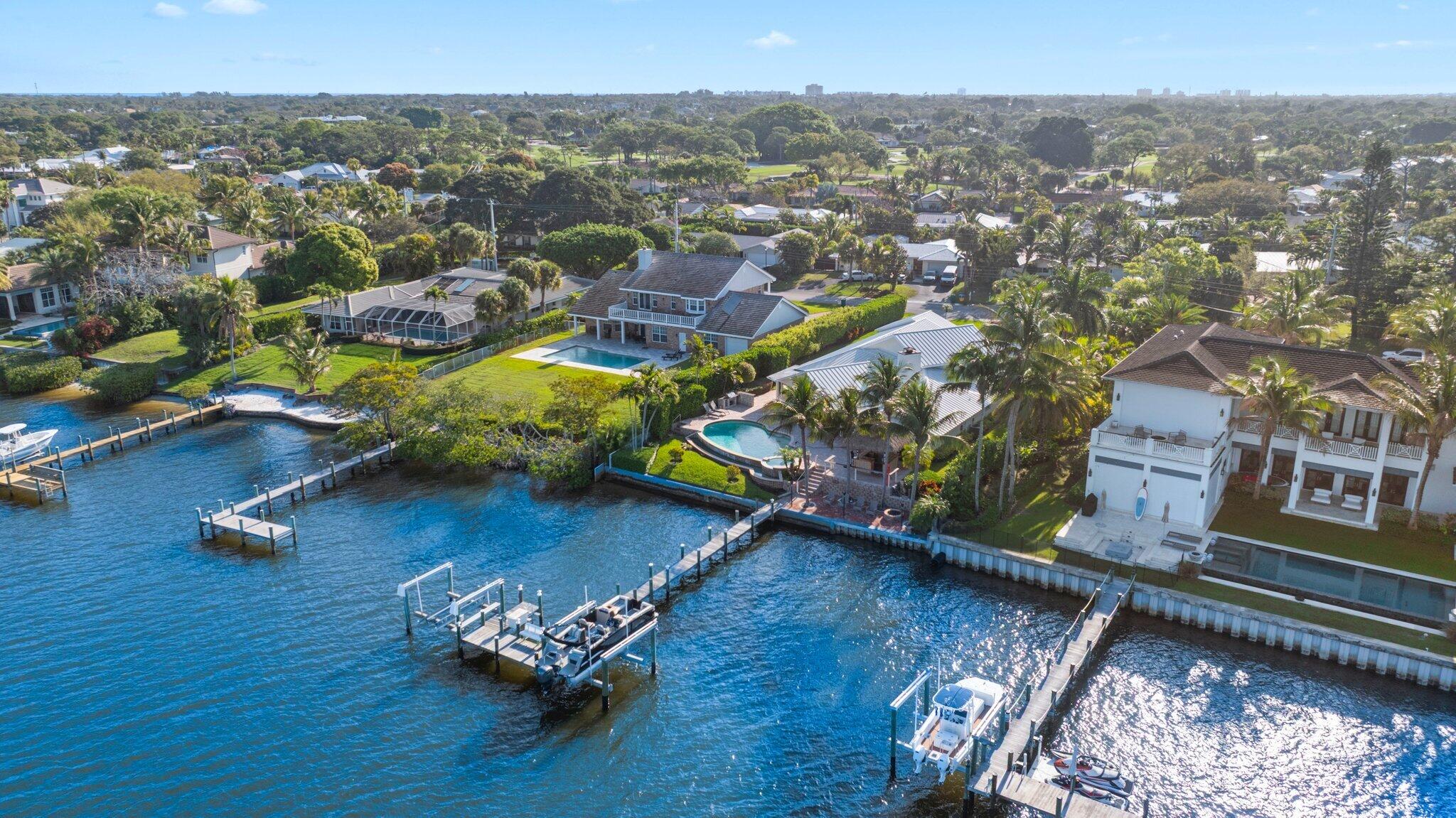 TEQUESTA COUNTRY CLUB - Residential