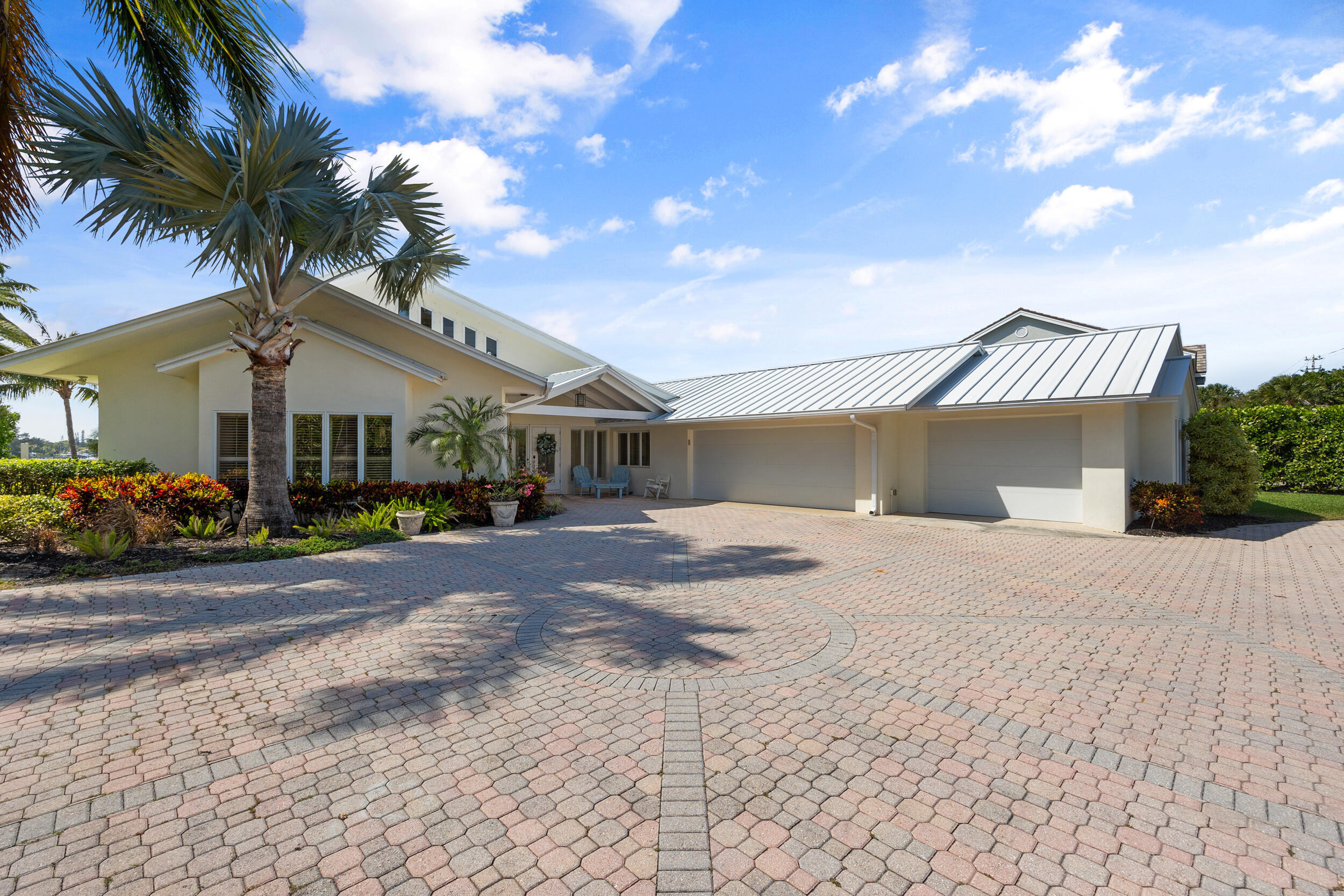 TEQUESTA COUNTRY CLUB - Residential