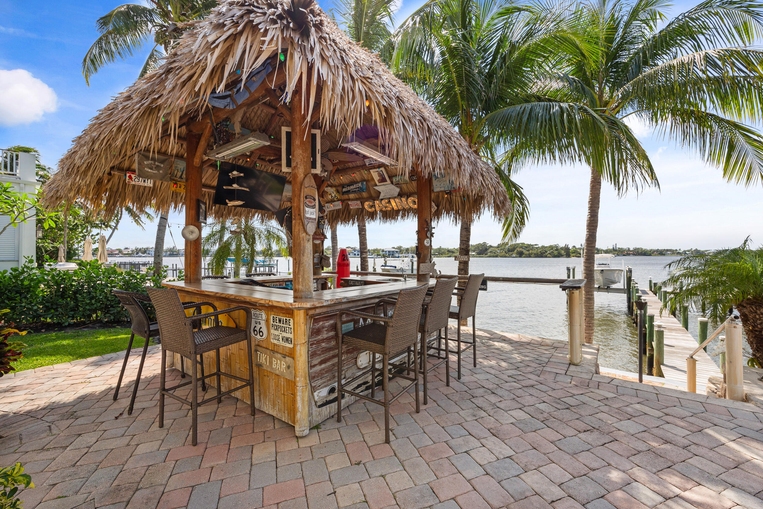 TEQUESTA COUNTRY CLUB - Residential