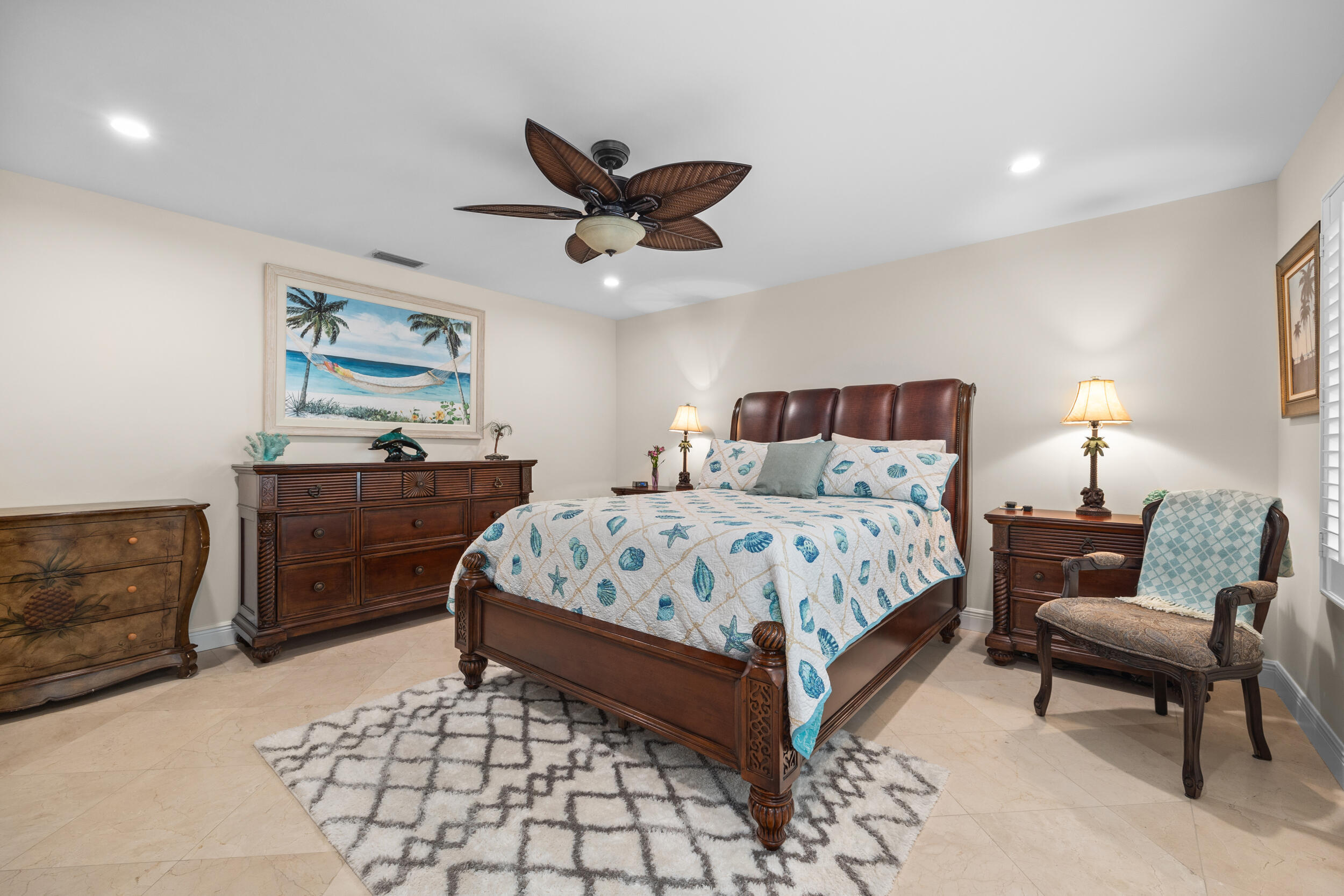 TEQUESTA COUNTRY CLUB - Residential