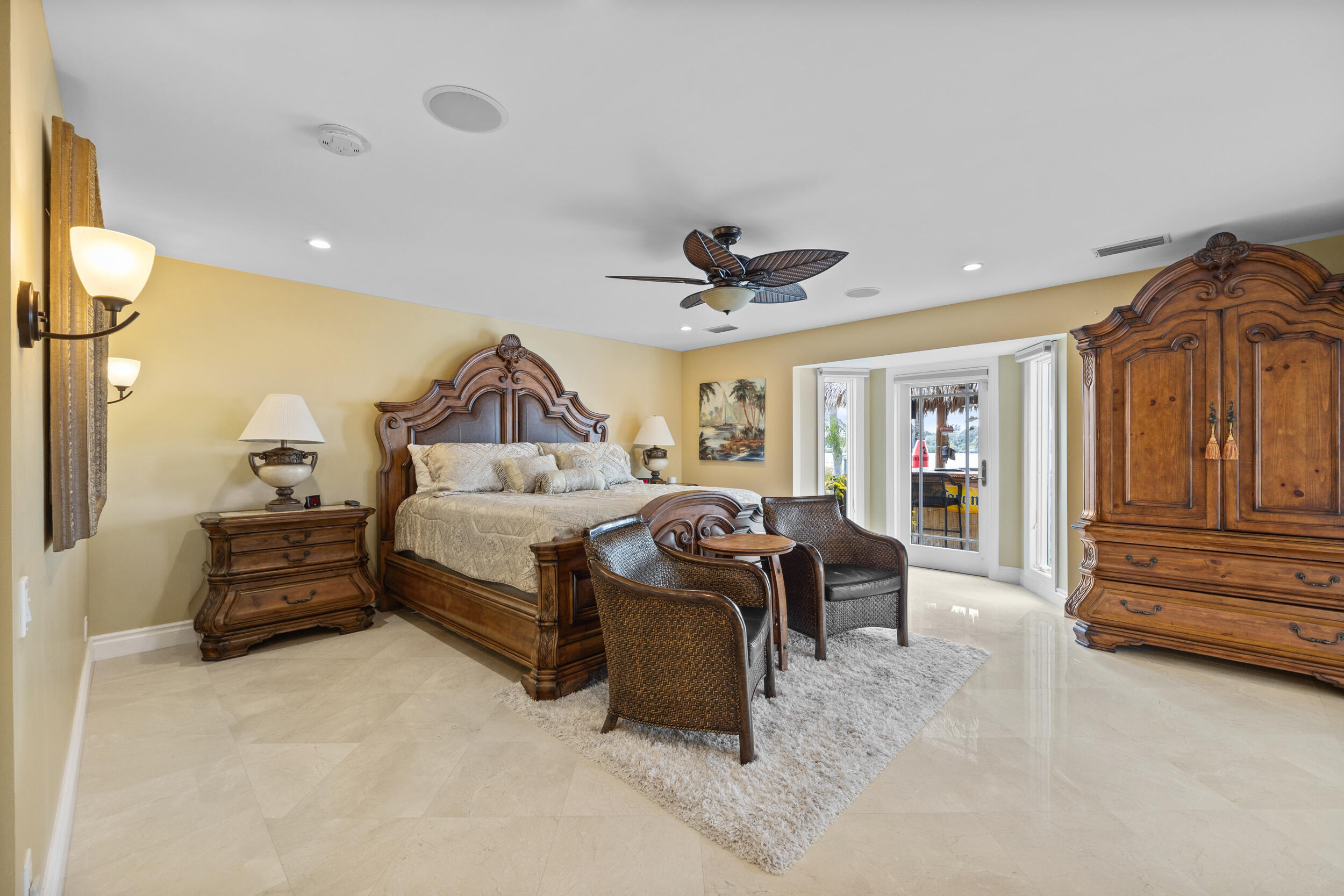 TEQUESTA COUNTRY CLUB - Residential