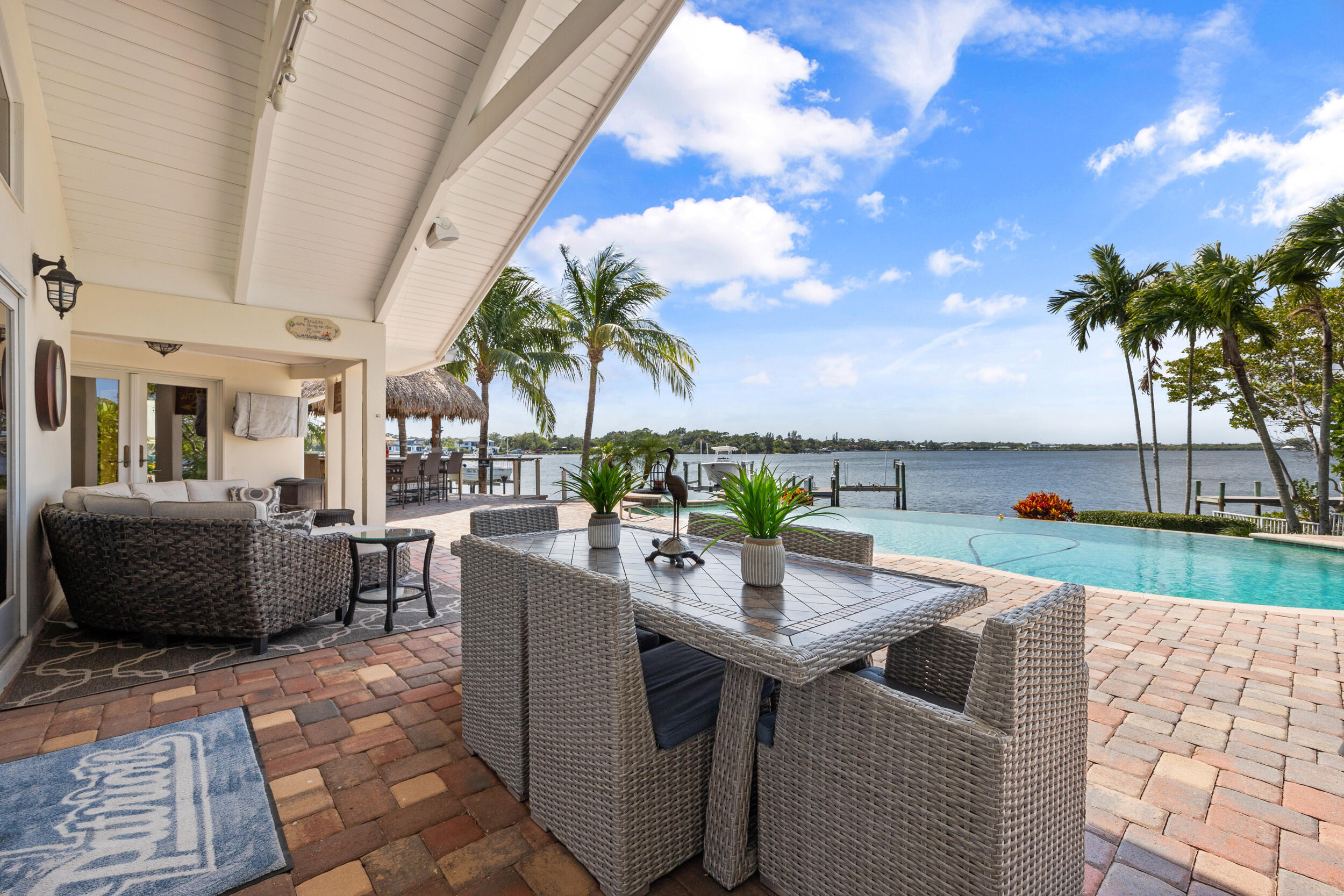 TEQUESTA COUNTRY CLUB - Residential