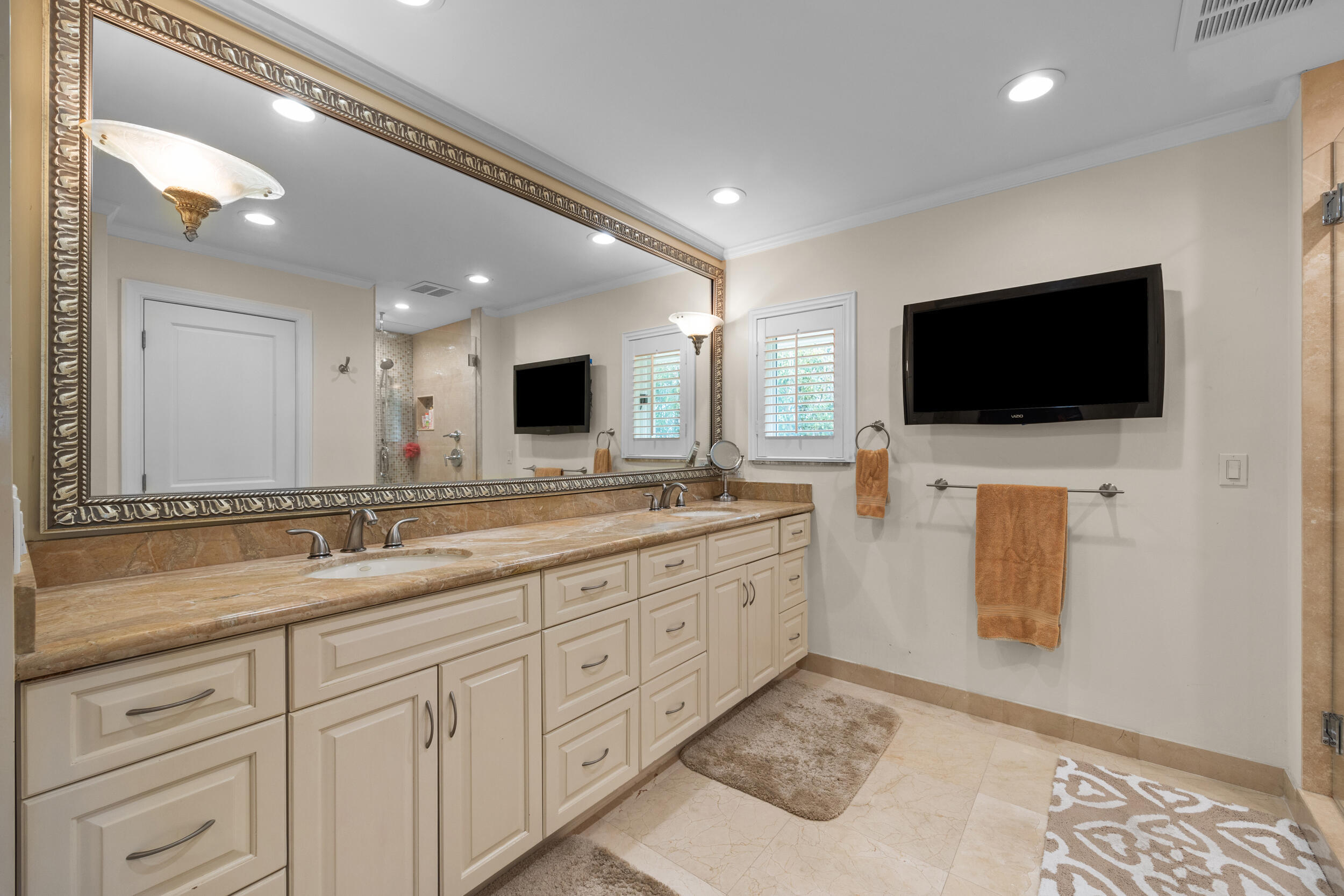 TEQUESTA COUNTRY CLUB - Residential
