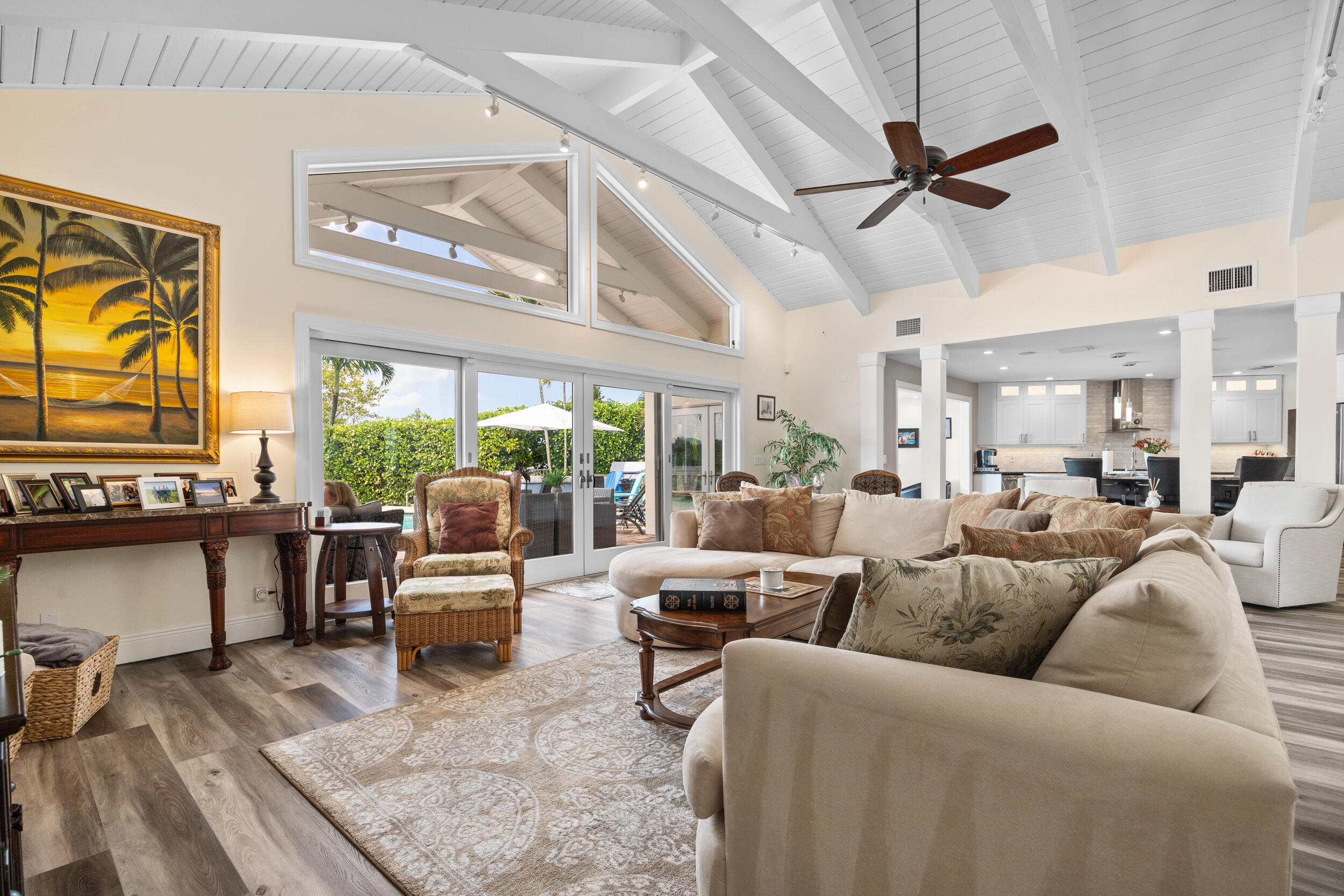 TEQUESTA COUNTRY CLUB - Residential