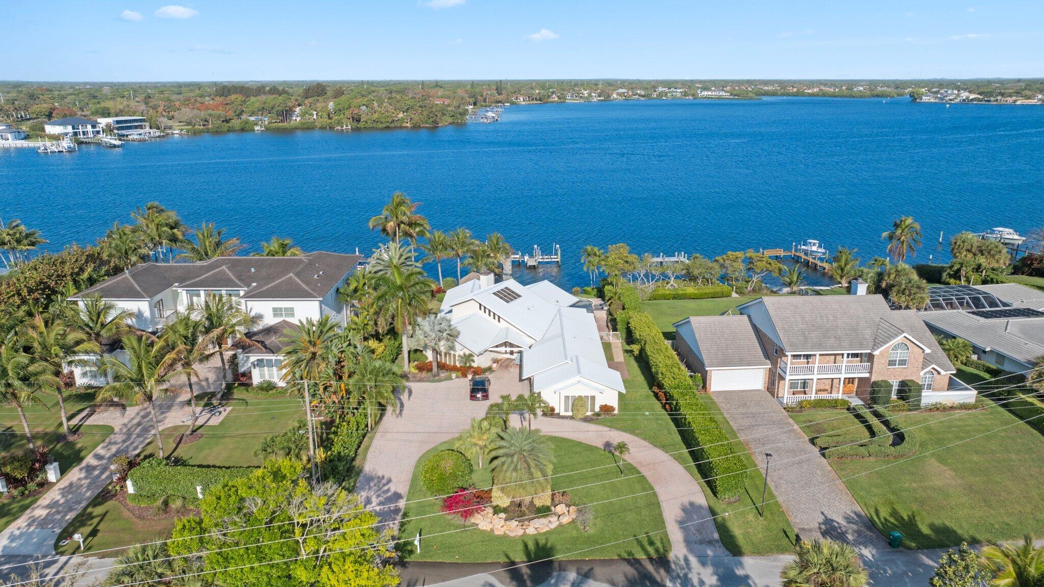 TEQUESTA COUNTRY CLUB - Residential