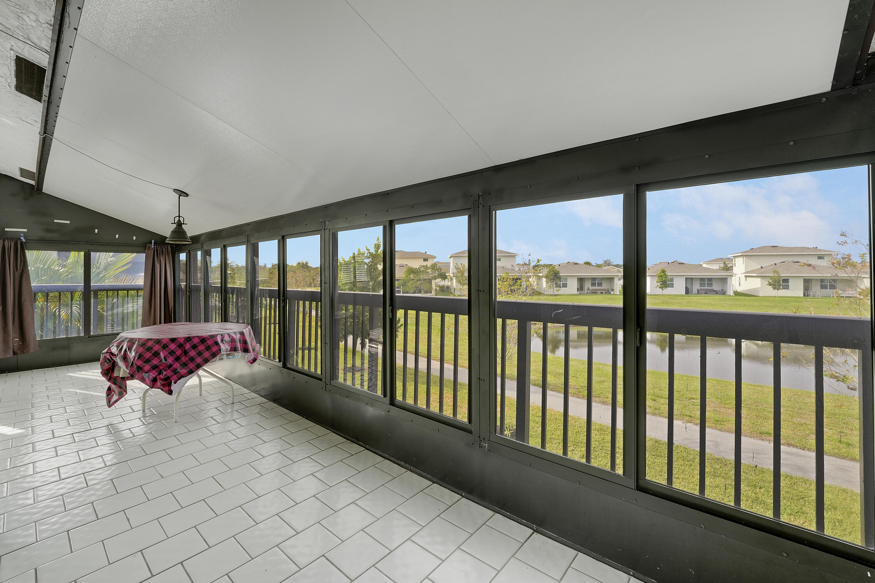 PALM GREENS AT VILLA DEL RAY CONDO II - Residential Lease
