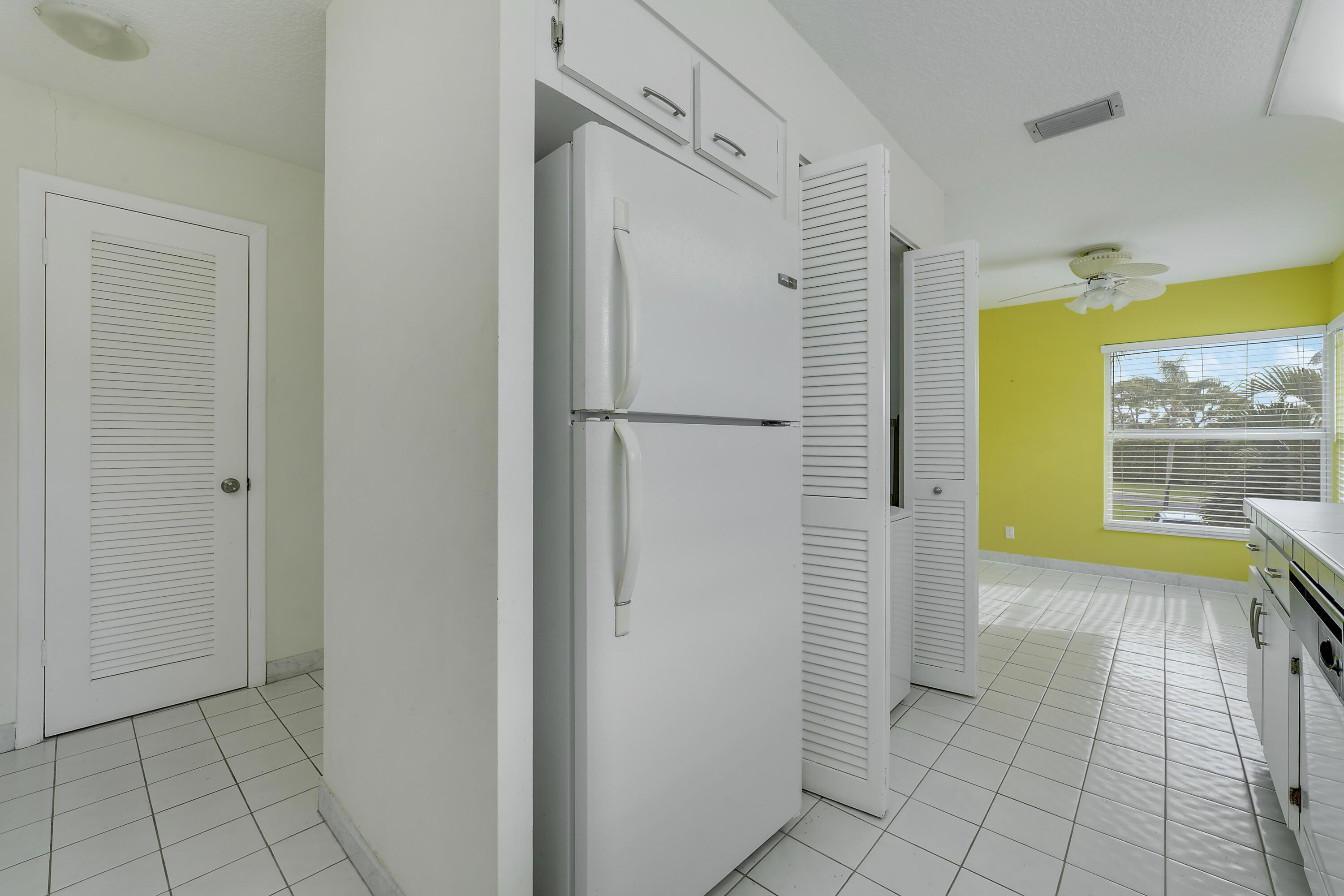 PALM GREENS AT VILLA DEL RAY CONDO II - Residential Lease