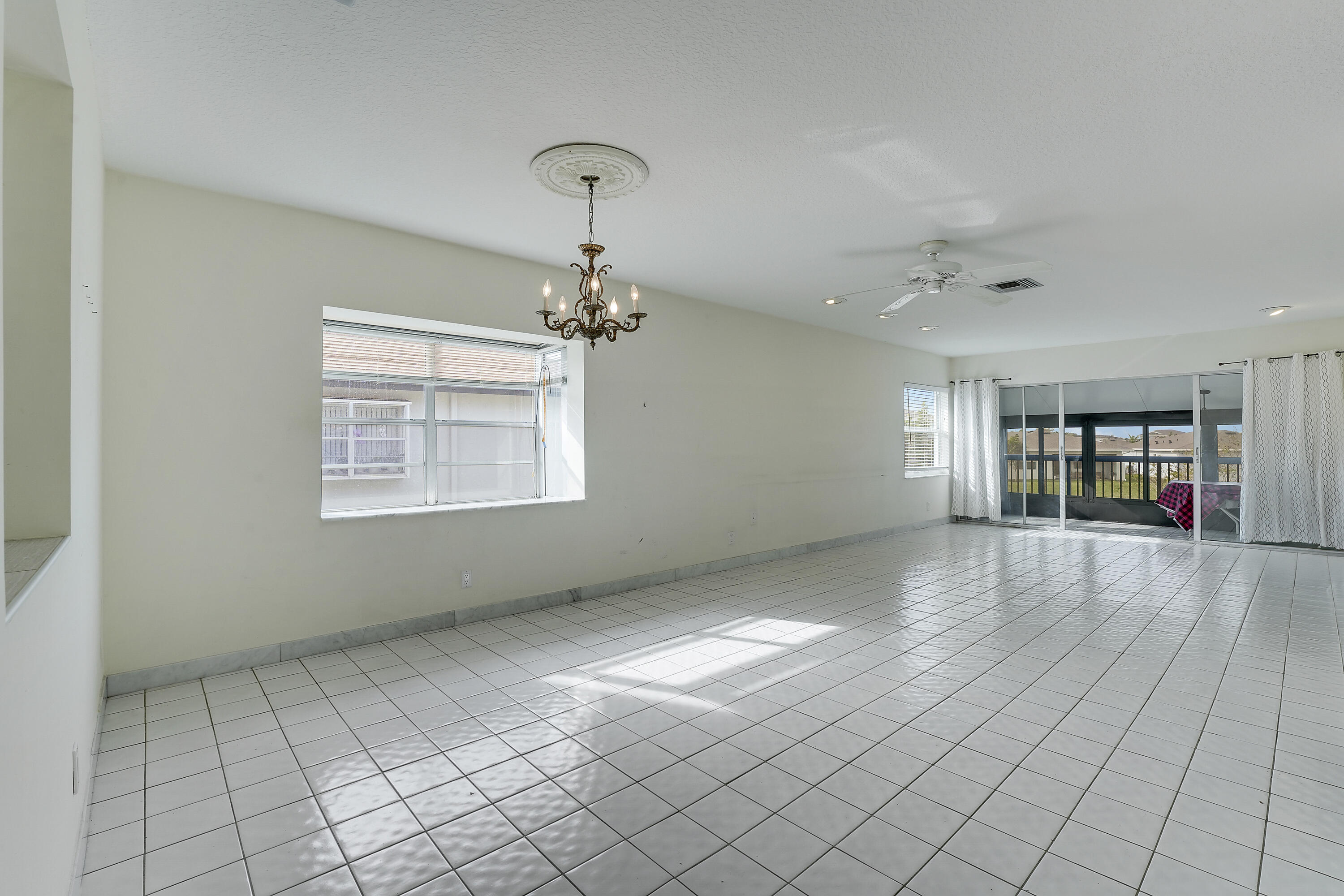 PALM GREENS AT VILLA DEL RAY CONDO II - Residential Lease