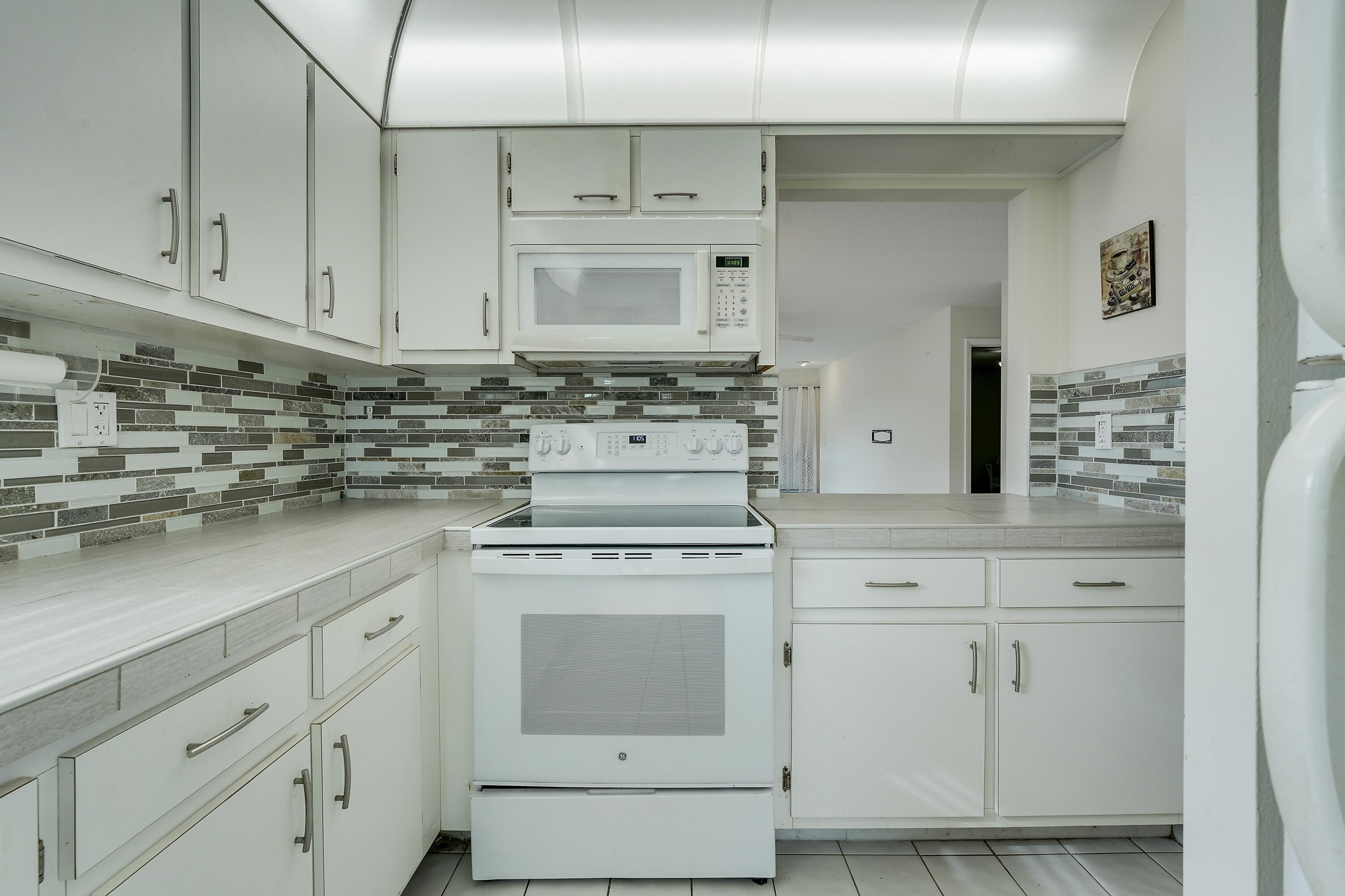 PALM GREENS AT VILLA DEL RAY CONDO II - Residential Lease
