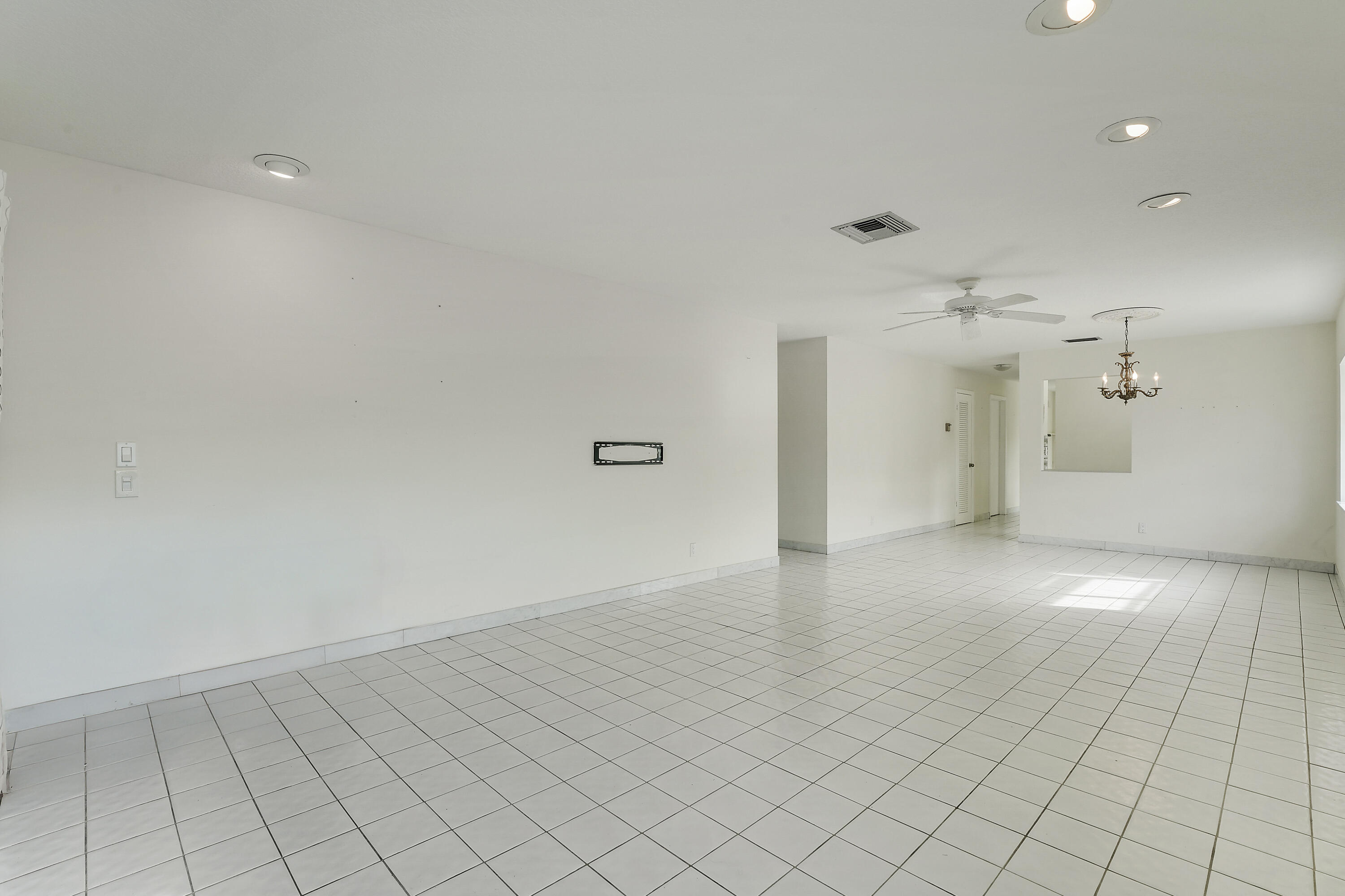 PALM GREENS AT VILLA DEL RAY CONDO II - Residential Lease