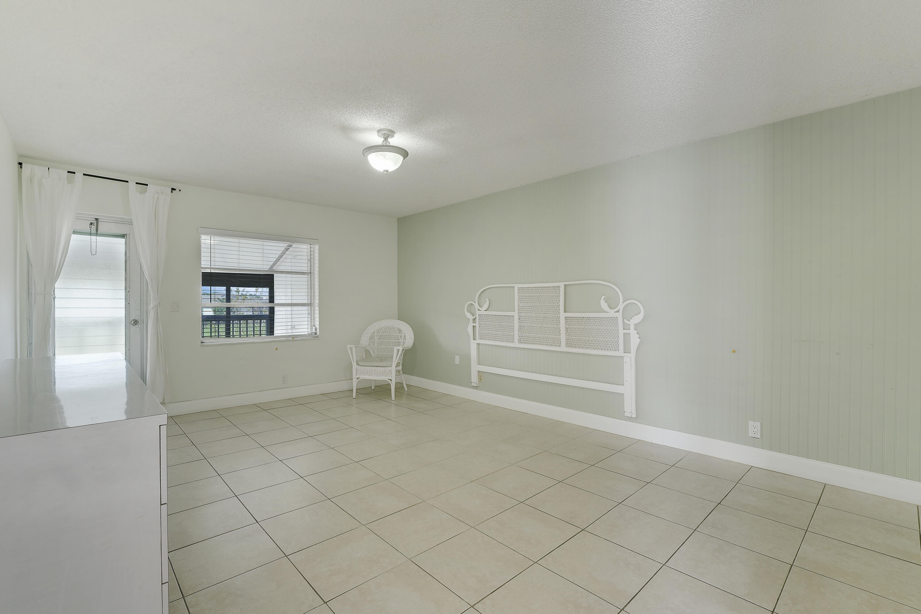 PALM GREENS AT VILLA DEL RAY CONDO II - Residential Lease