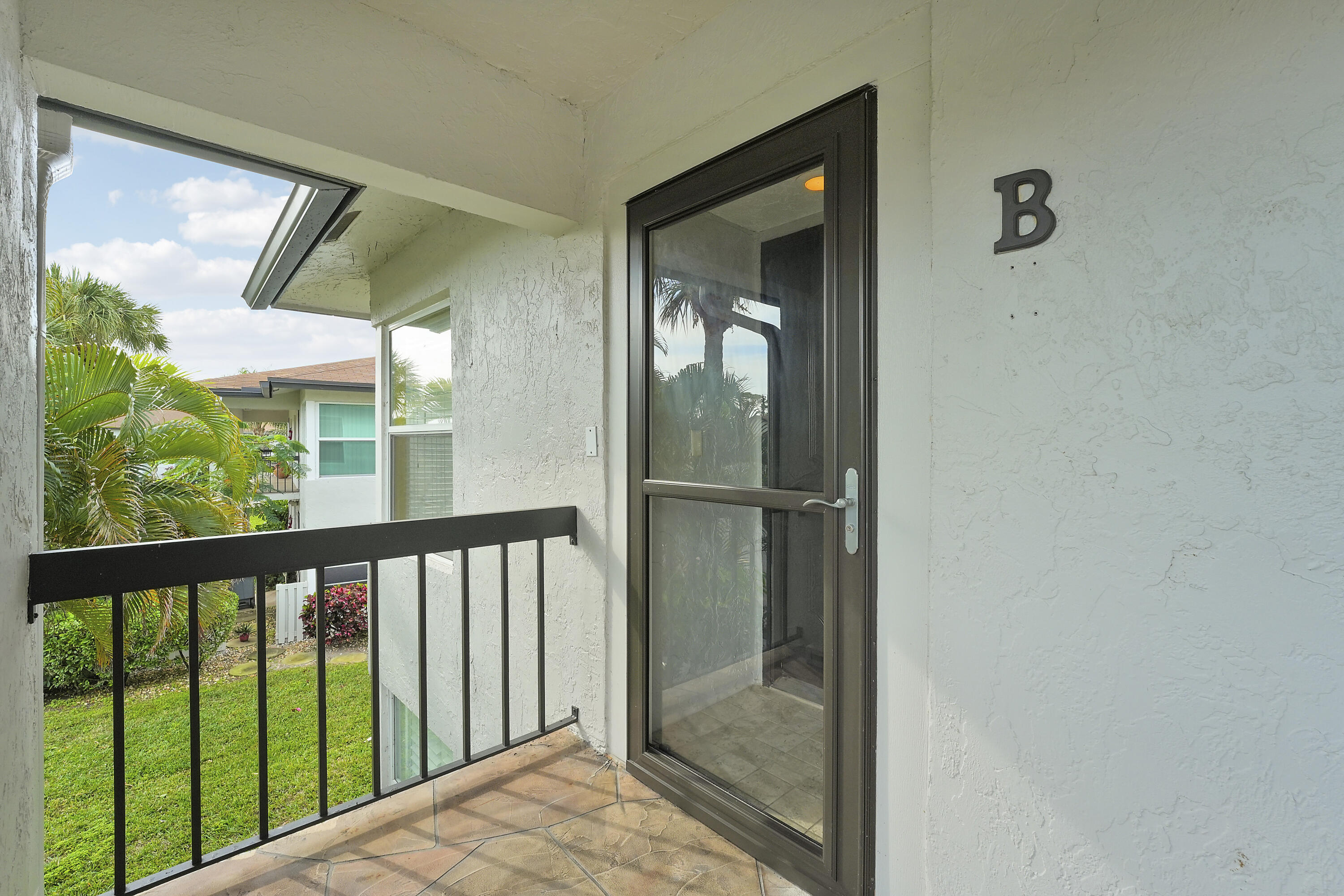 PALM GREENS AT VILLA DEL RAY CONDO II - Residential Lease