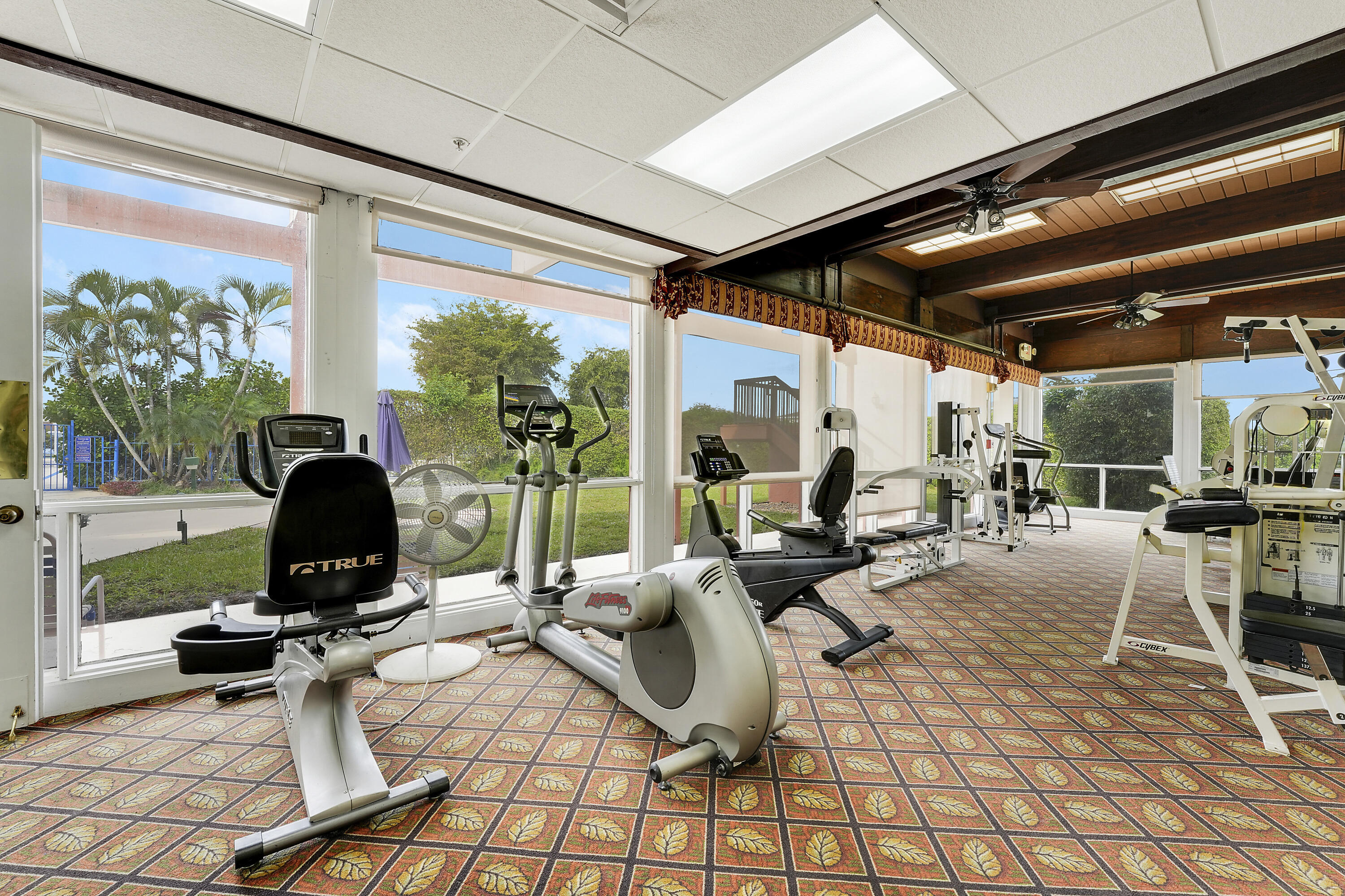 PALM GREENS AT VILLA DEL RAY CONDO II - Residential Lease