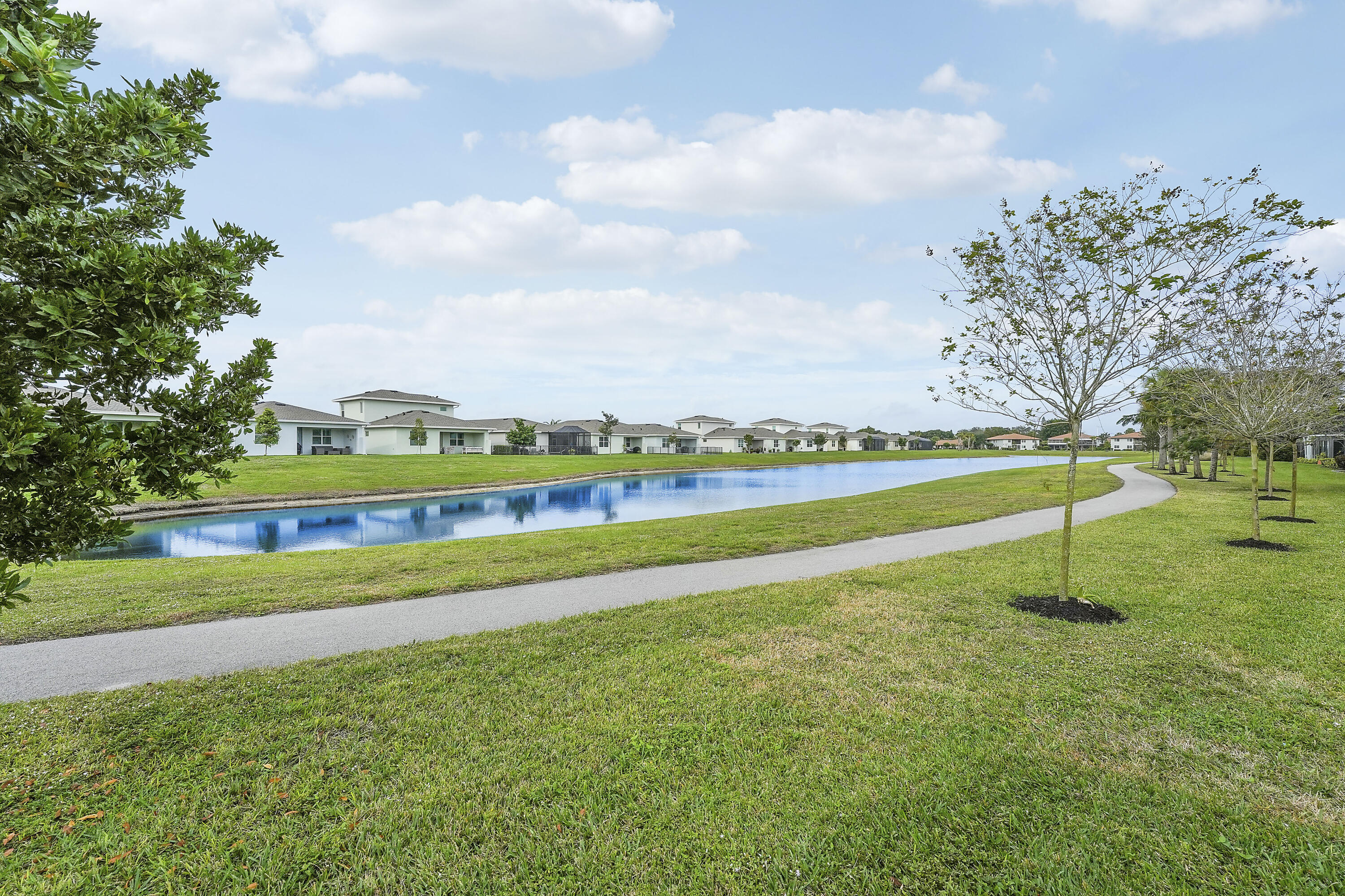 PALM GREENS AT VILLA DEL RAY CONDO II - Residential Lease