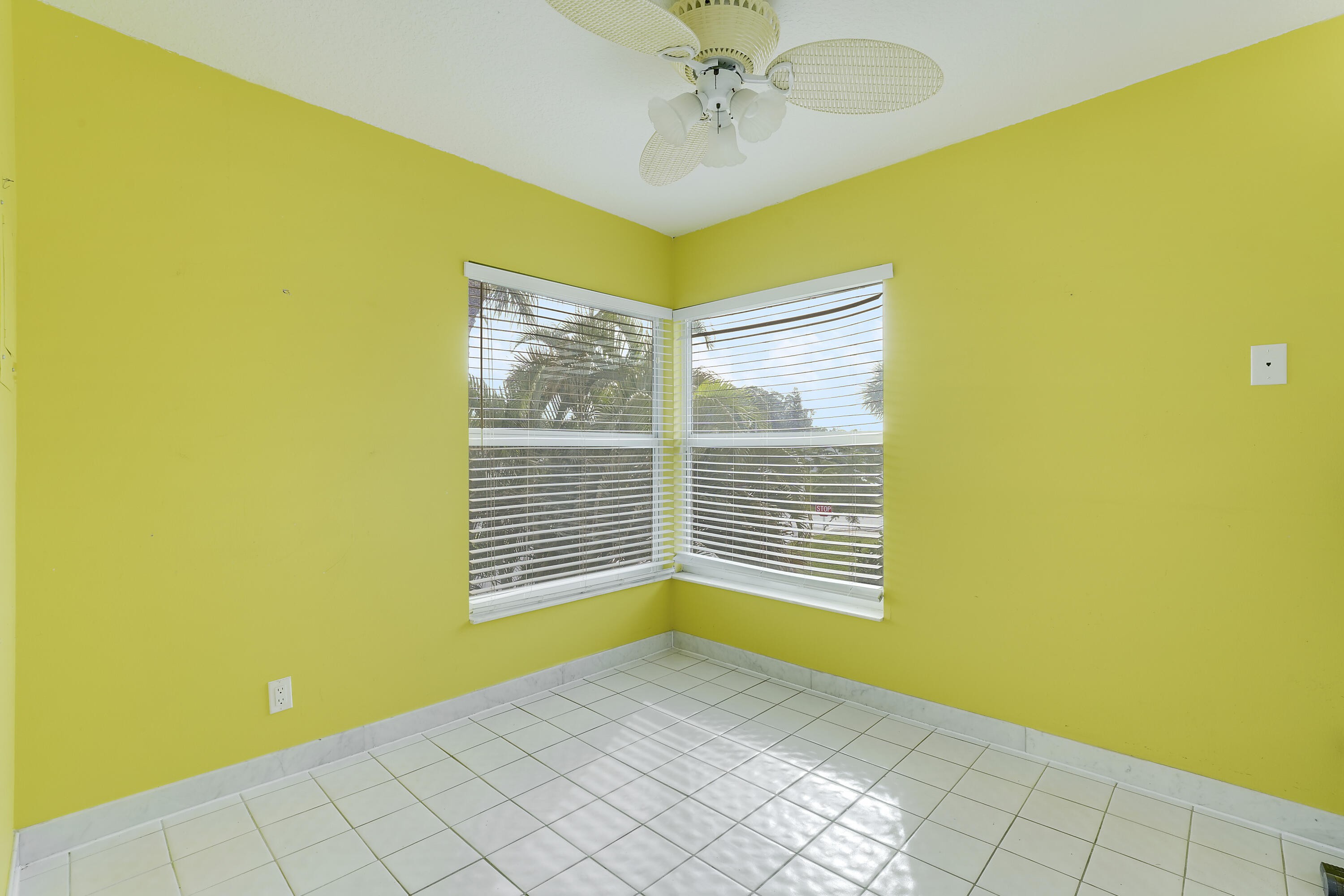 PALM GREENS AT VILLA DEL RAY CONDO II - Residential Lease