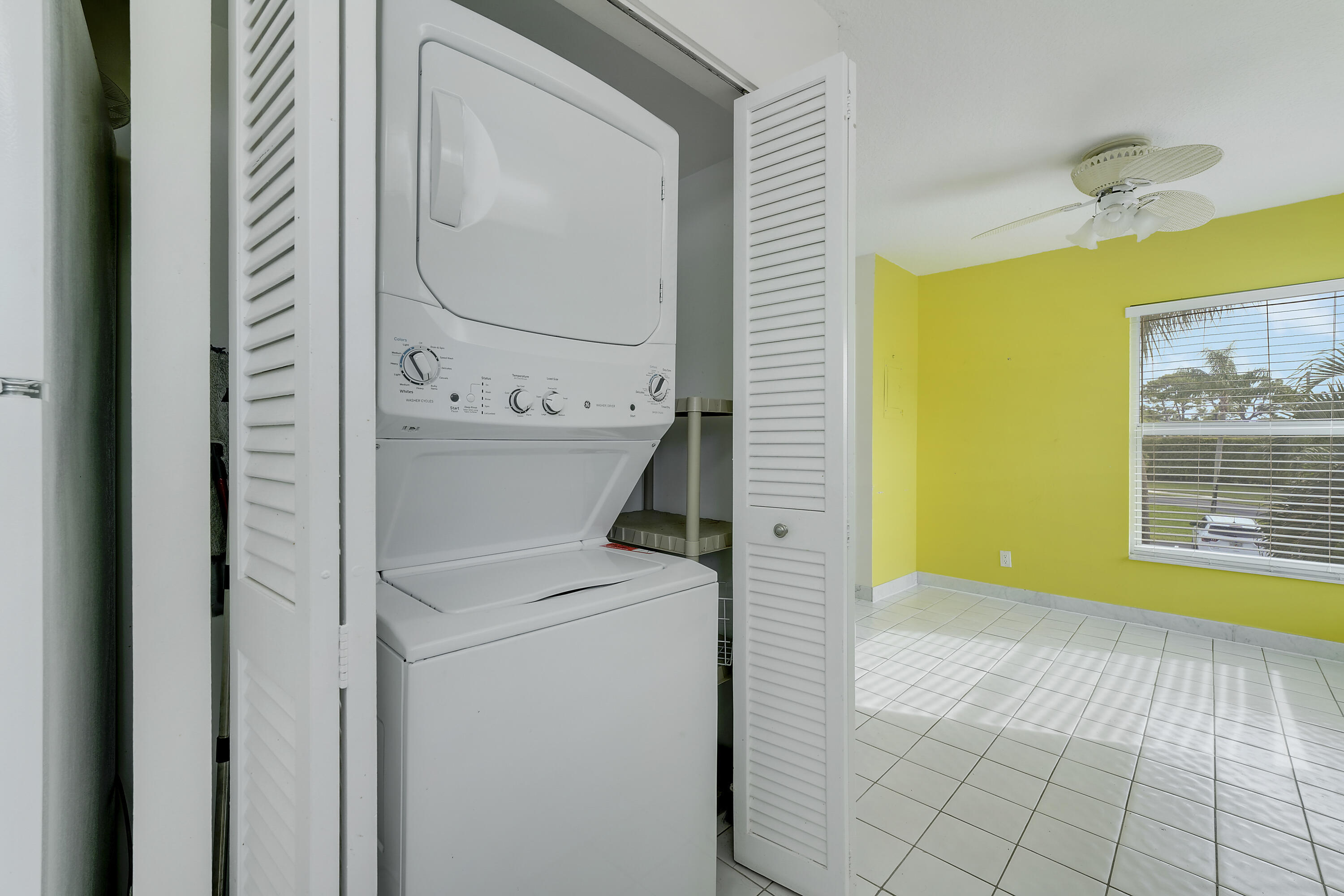 PALM GREENS AT VILLA DEL RAY CONDO II - Residential Lease