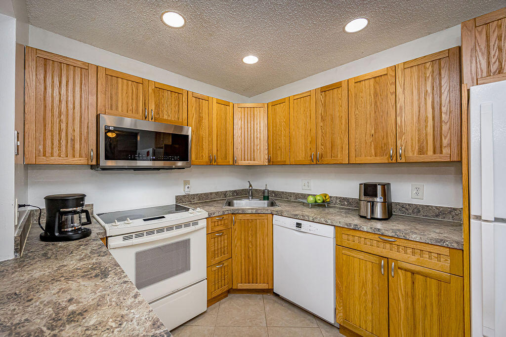 PINE RIDGE NORTH I CONDO - Residential