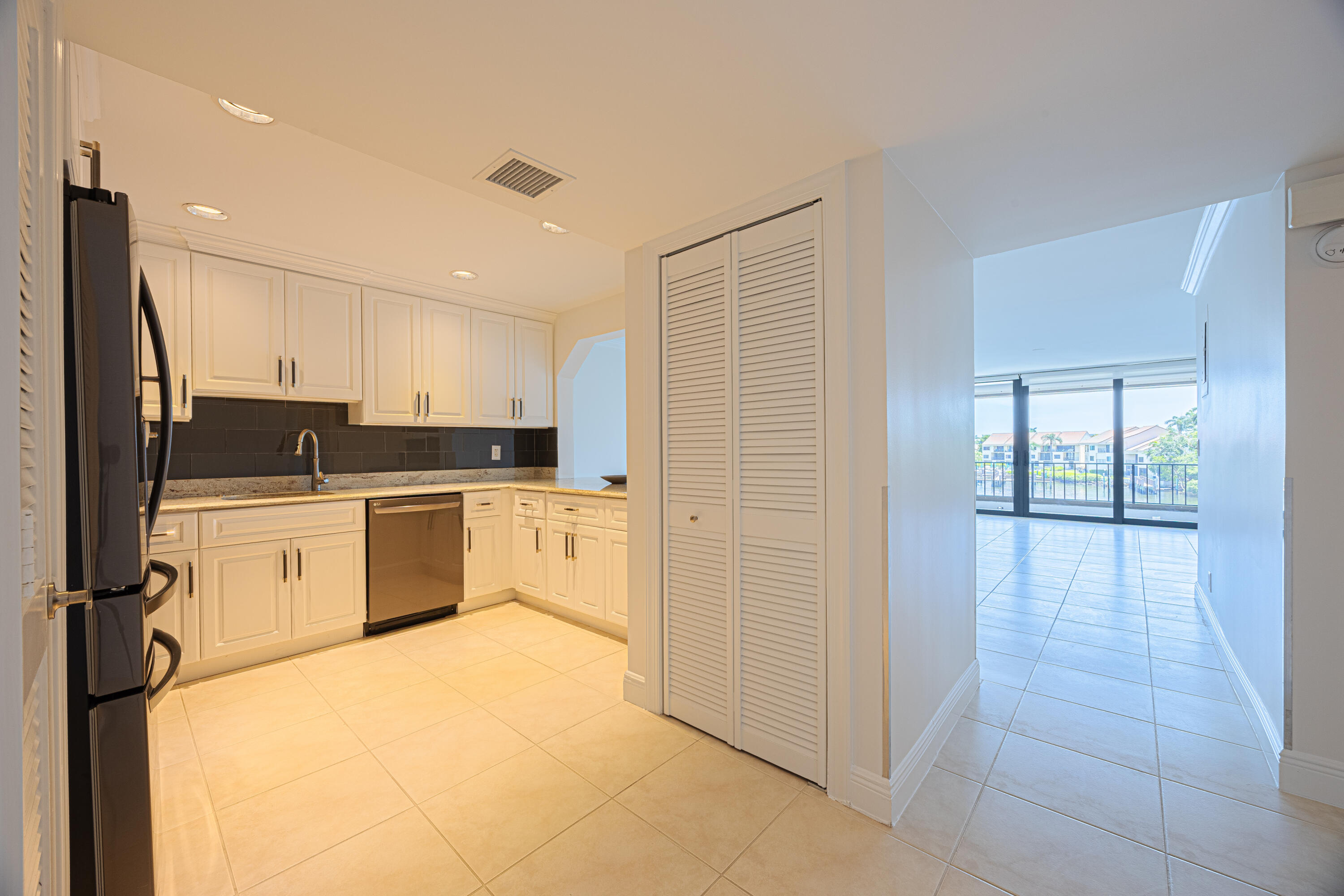 PALM TRAIL PLACE CONDO - Residential