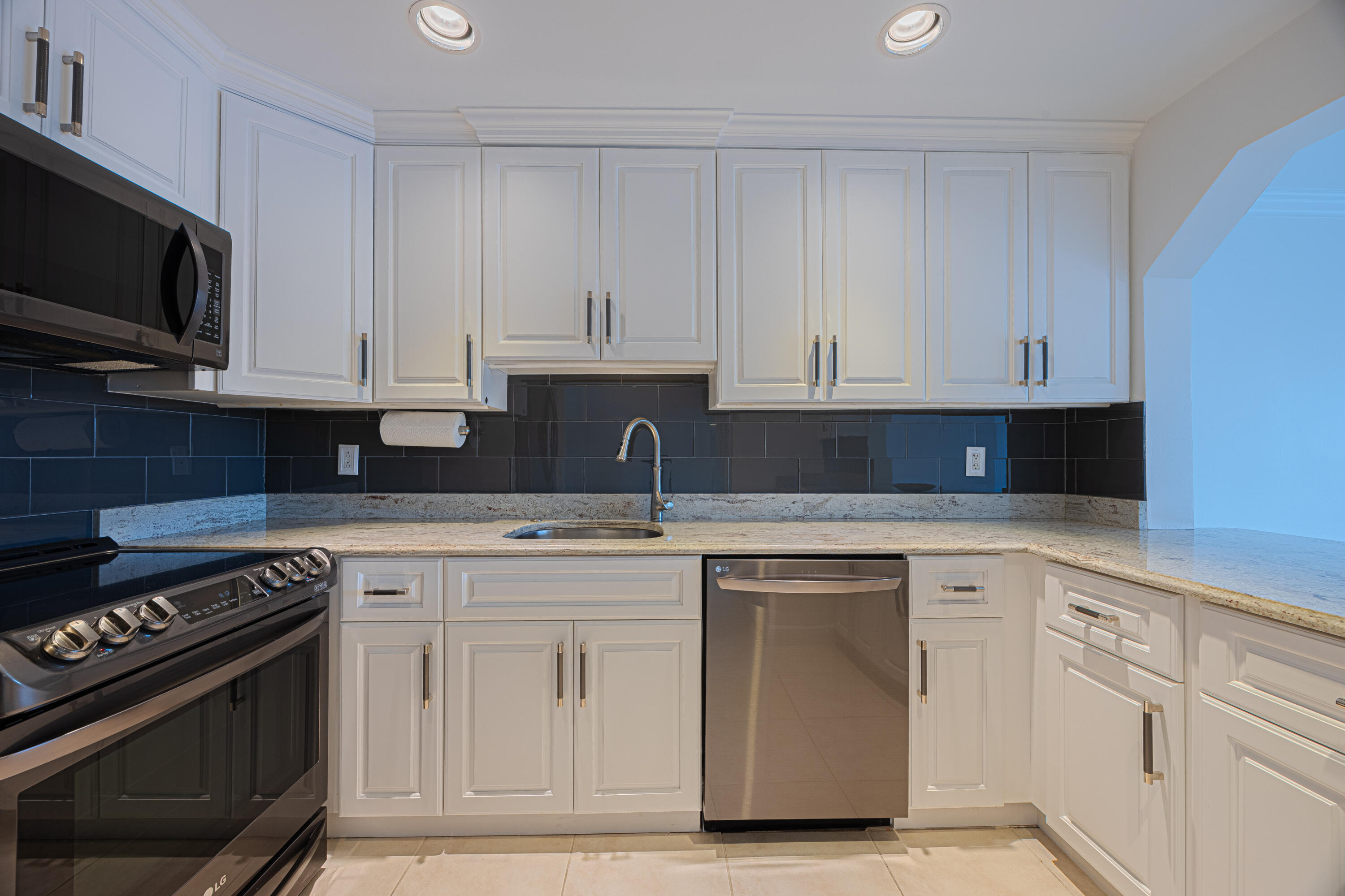 PALM TRAIL PLACE CONDO - Residential
