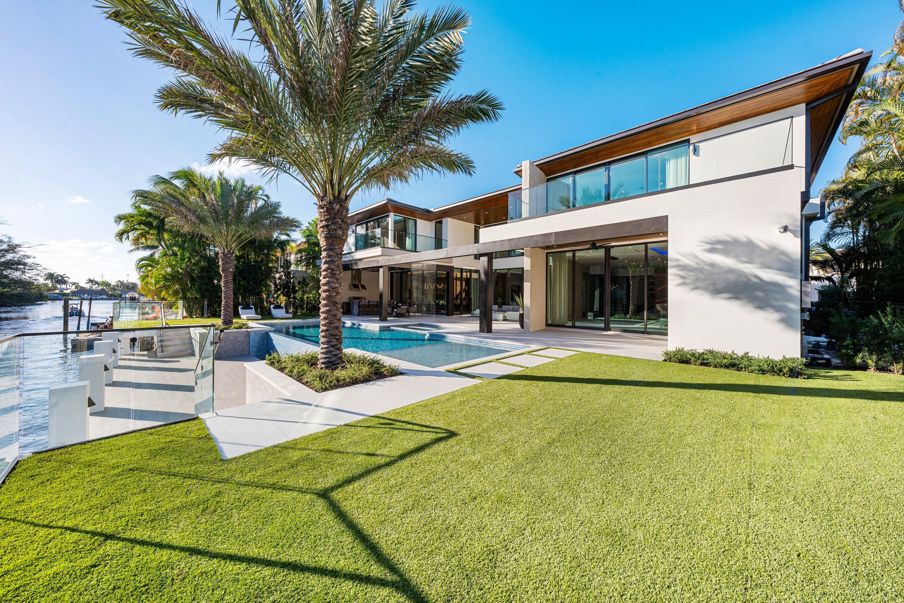 ROYAL PALM YACHT & COUNTRY CLUB - Residential