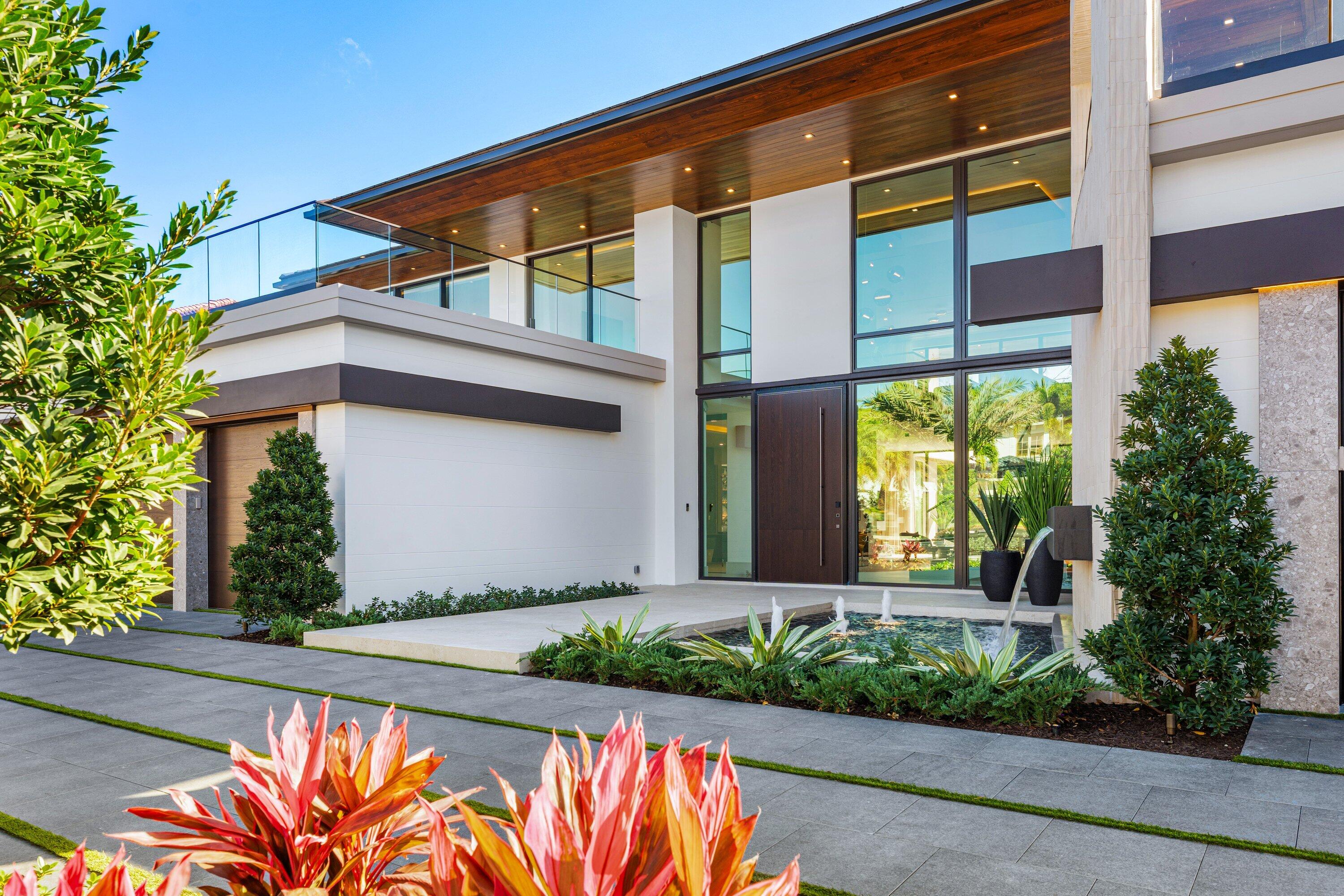 ROYAL PALM YACHT & COUNTRY CLUB - Residential