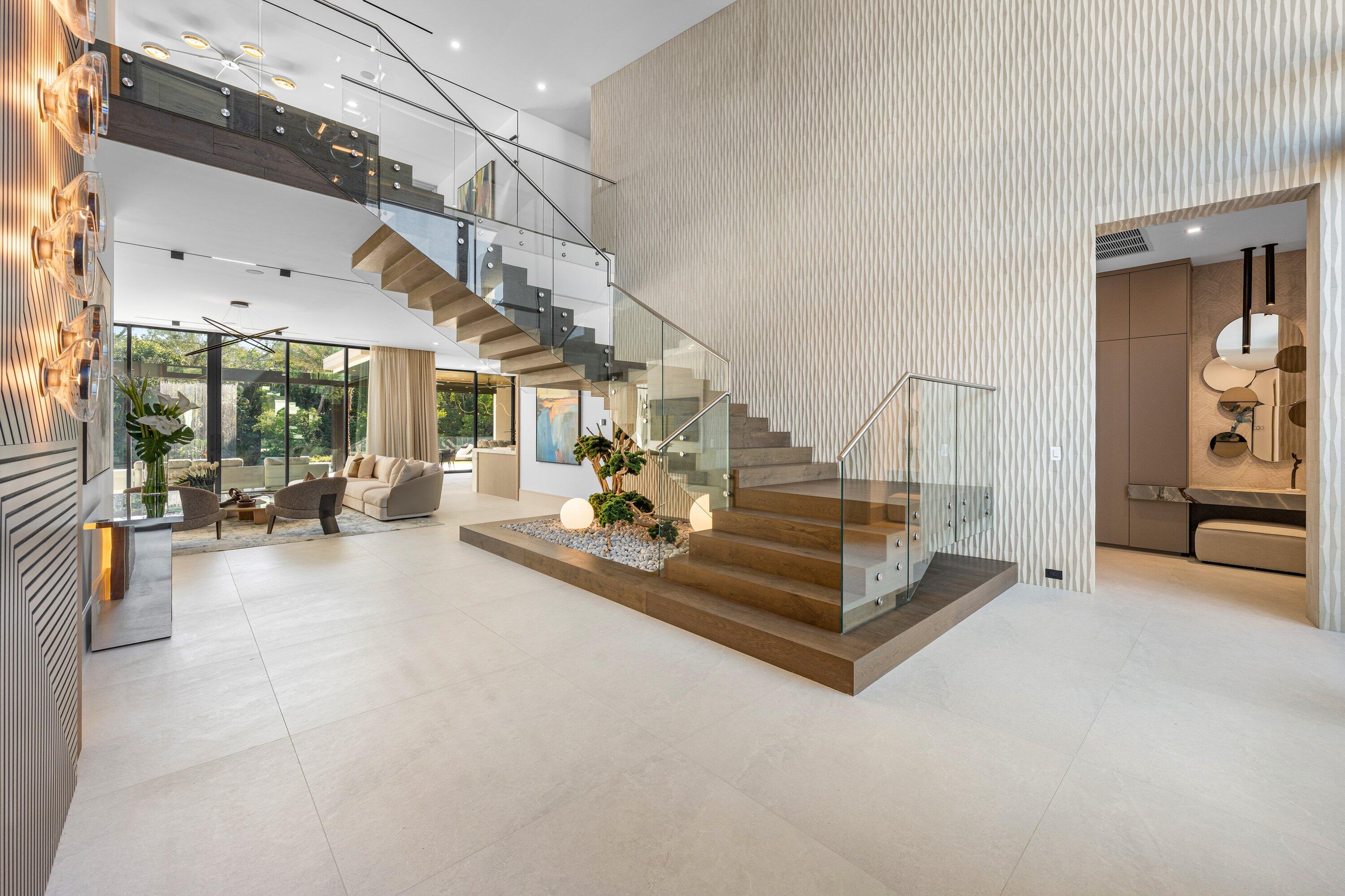 ROYAL PALM YACHT & COUNTRY CLUB - Residential