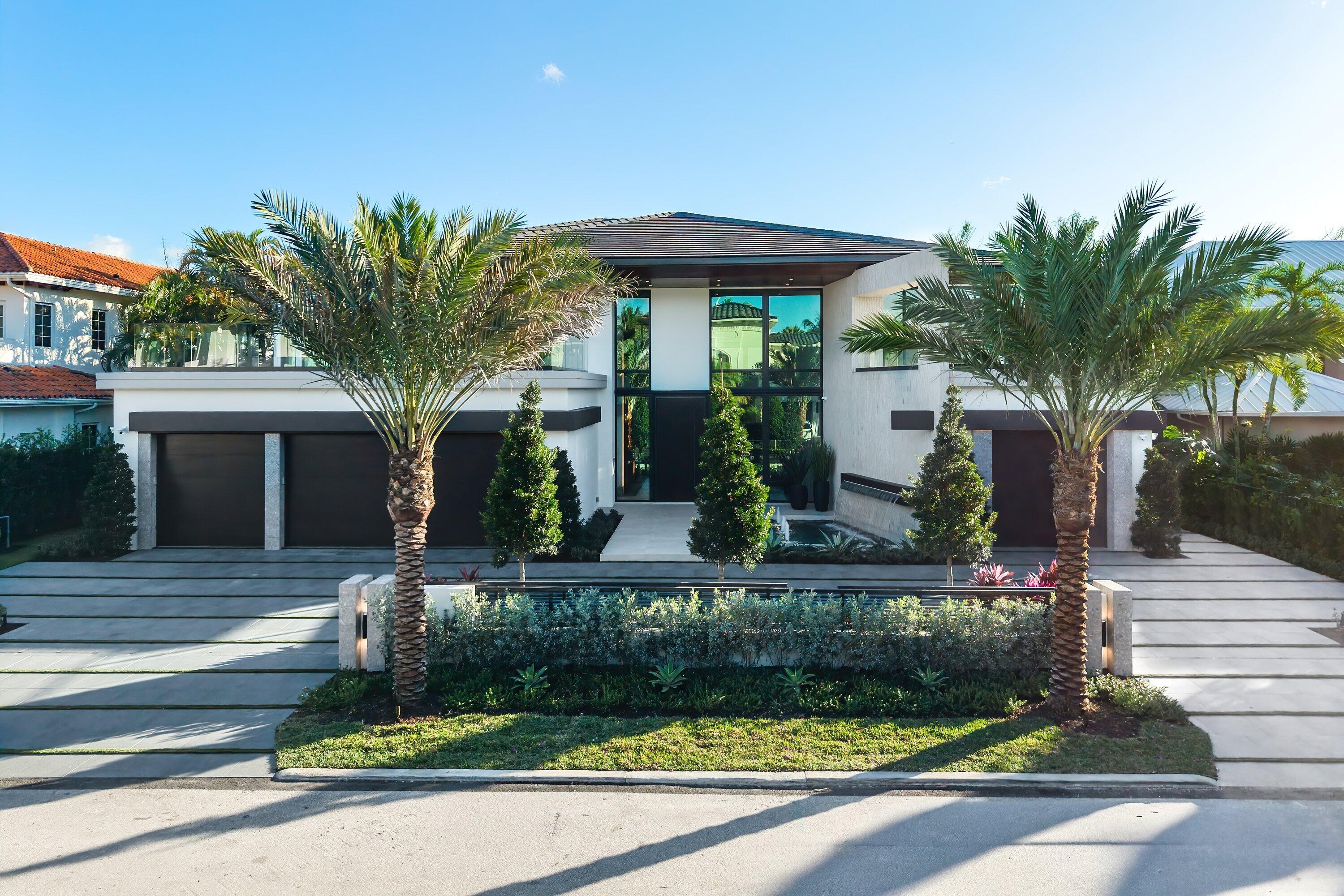 ROYAL PALM YACHT & COUNTRY CLUB - Residential