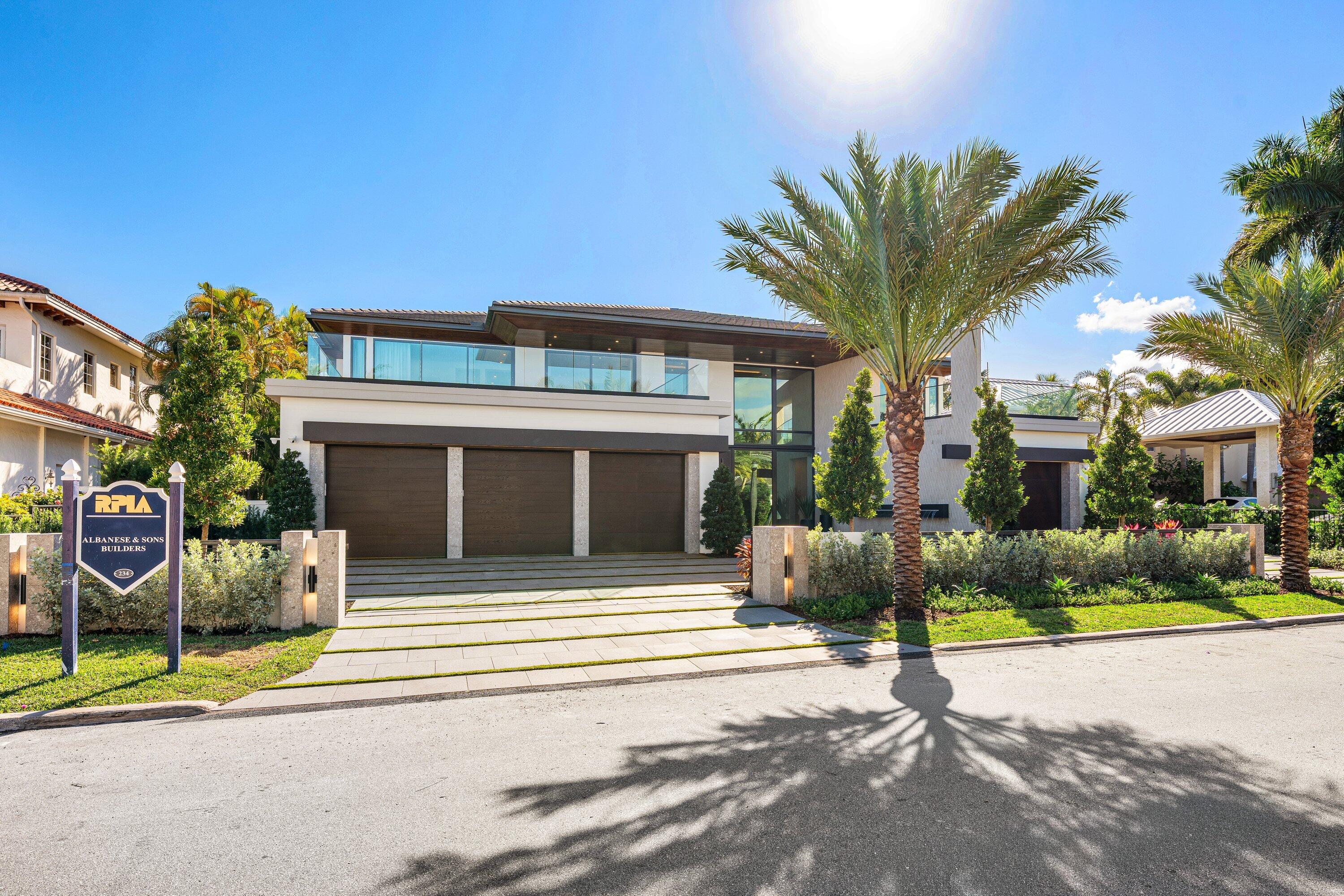 ROYAL PALM YACHT & COUNTRY CLUB - Residential