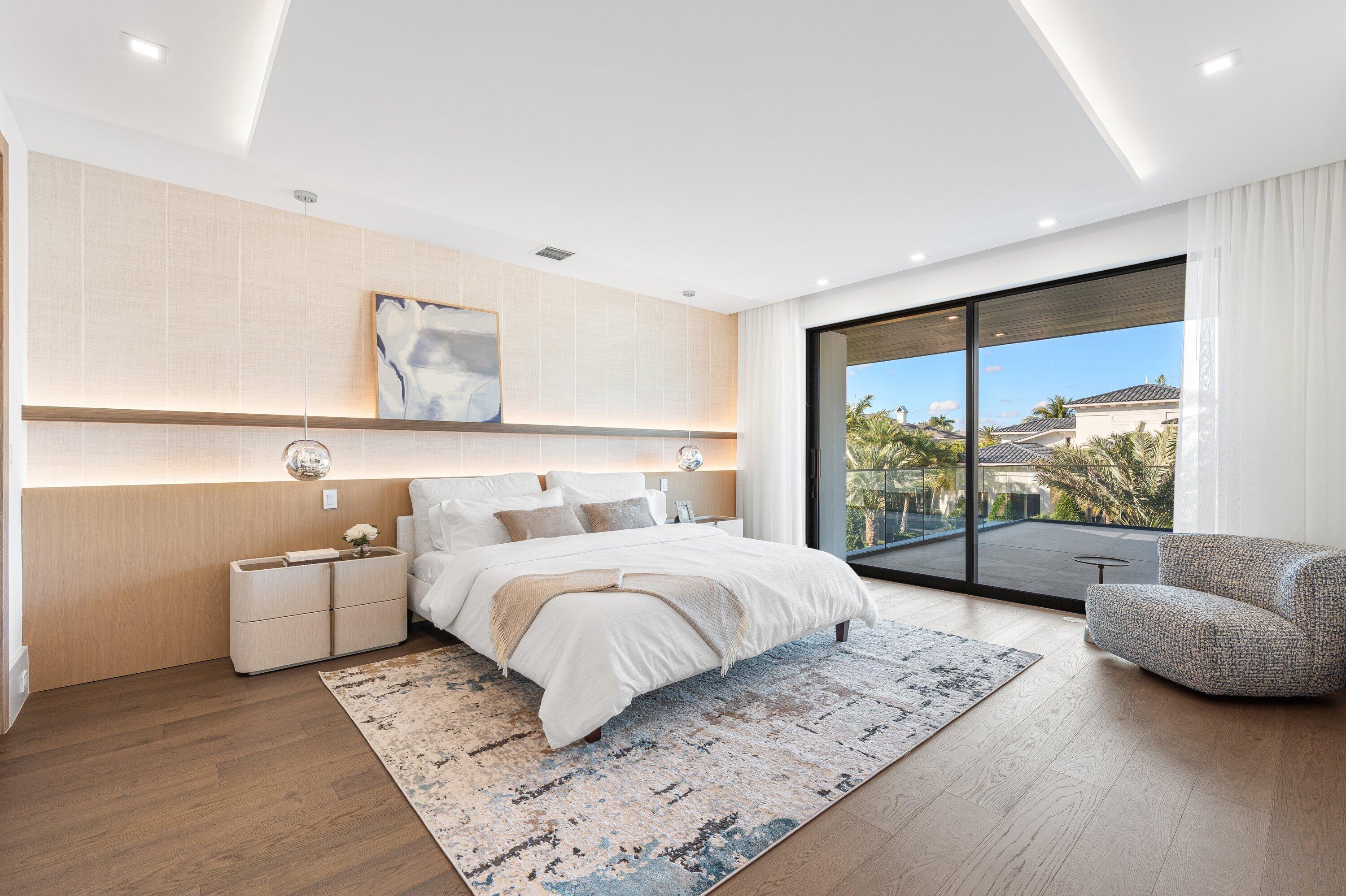 ROYAL PALM YACHT & COUNTRY CLUB - Residential