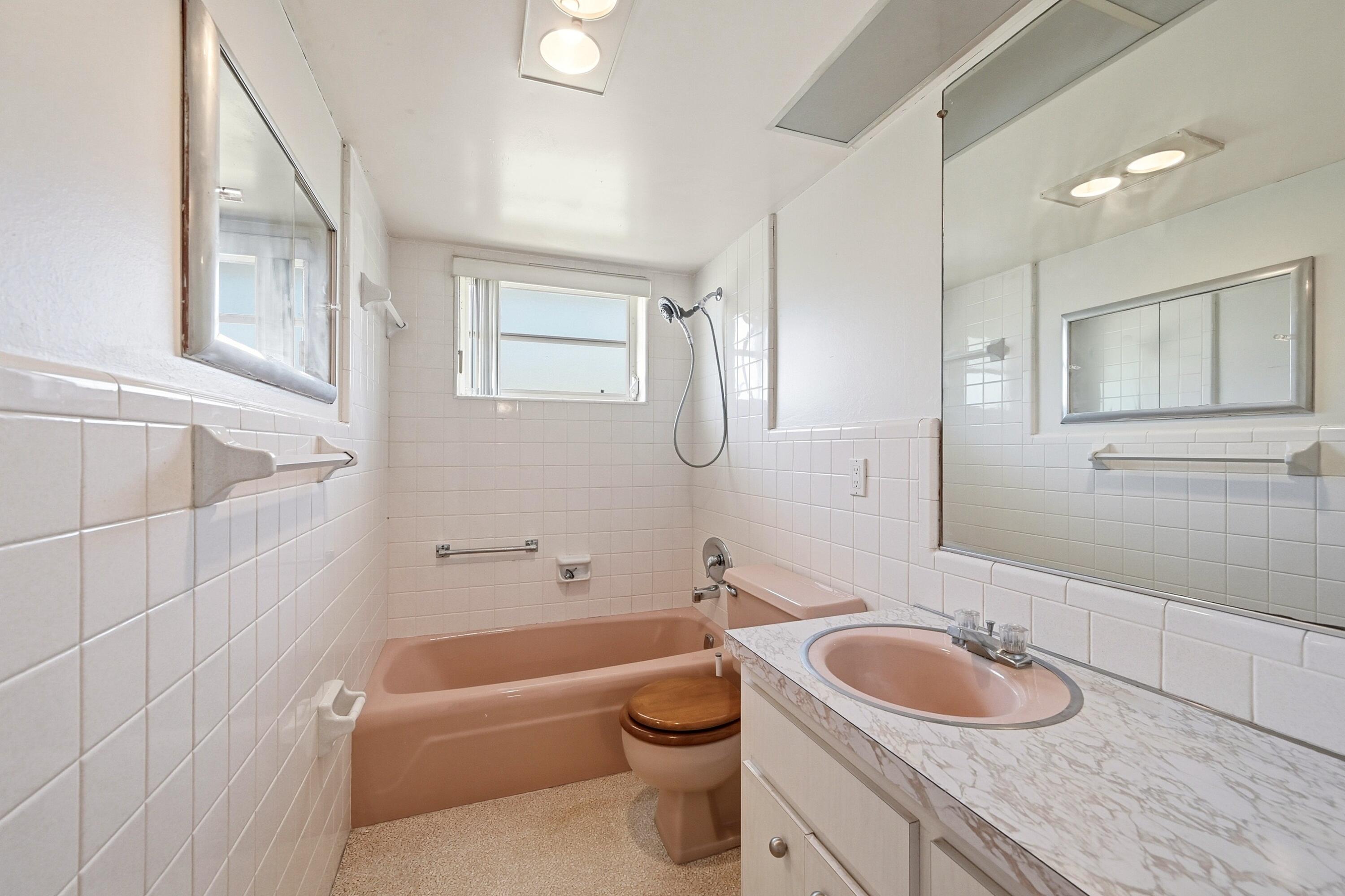 LIGHTHOUSE TERRACE CO-OP - Residential