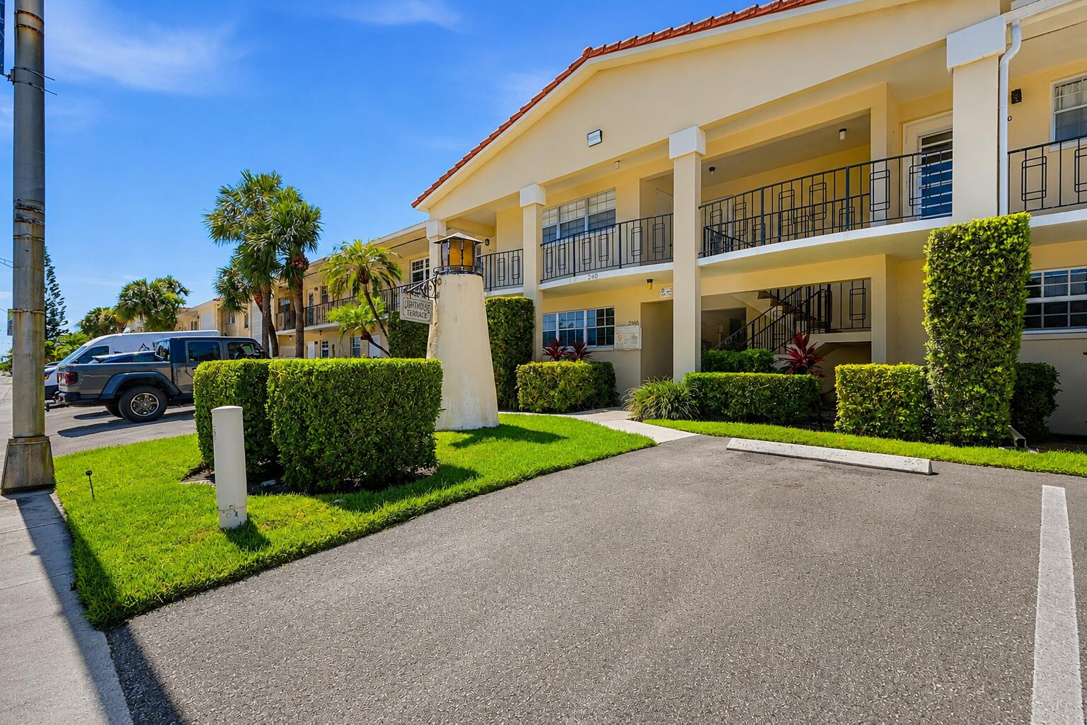 LIGHTHOUSE TERRACE CO-OP - Residential