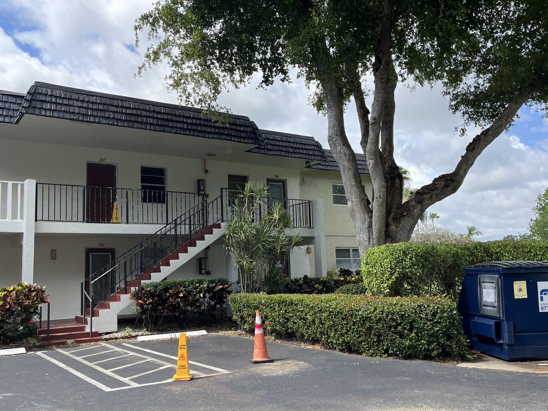 VILLAGES OF ORIOLE ABBEY CONDO - Residential Lease