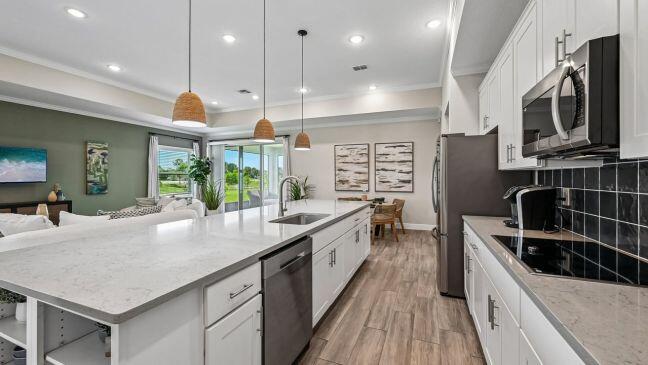 VERO LAKE ESTATES UNIT J - Residential