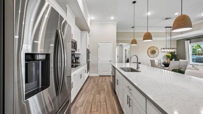 VERO LAKE ESTATES UNIT J - Residential