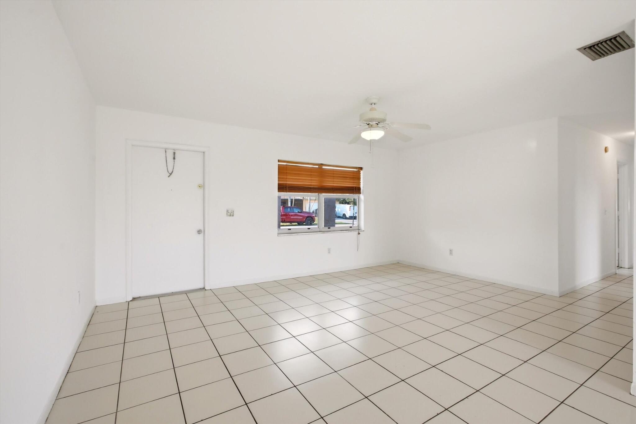 HOLIDAY CITY AT BOCA RATON SEC 5 - Residential