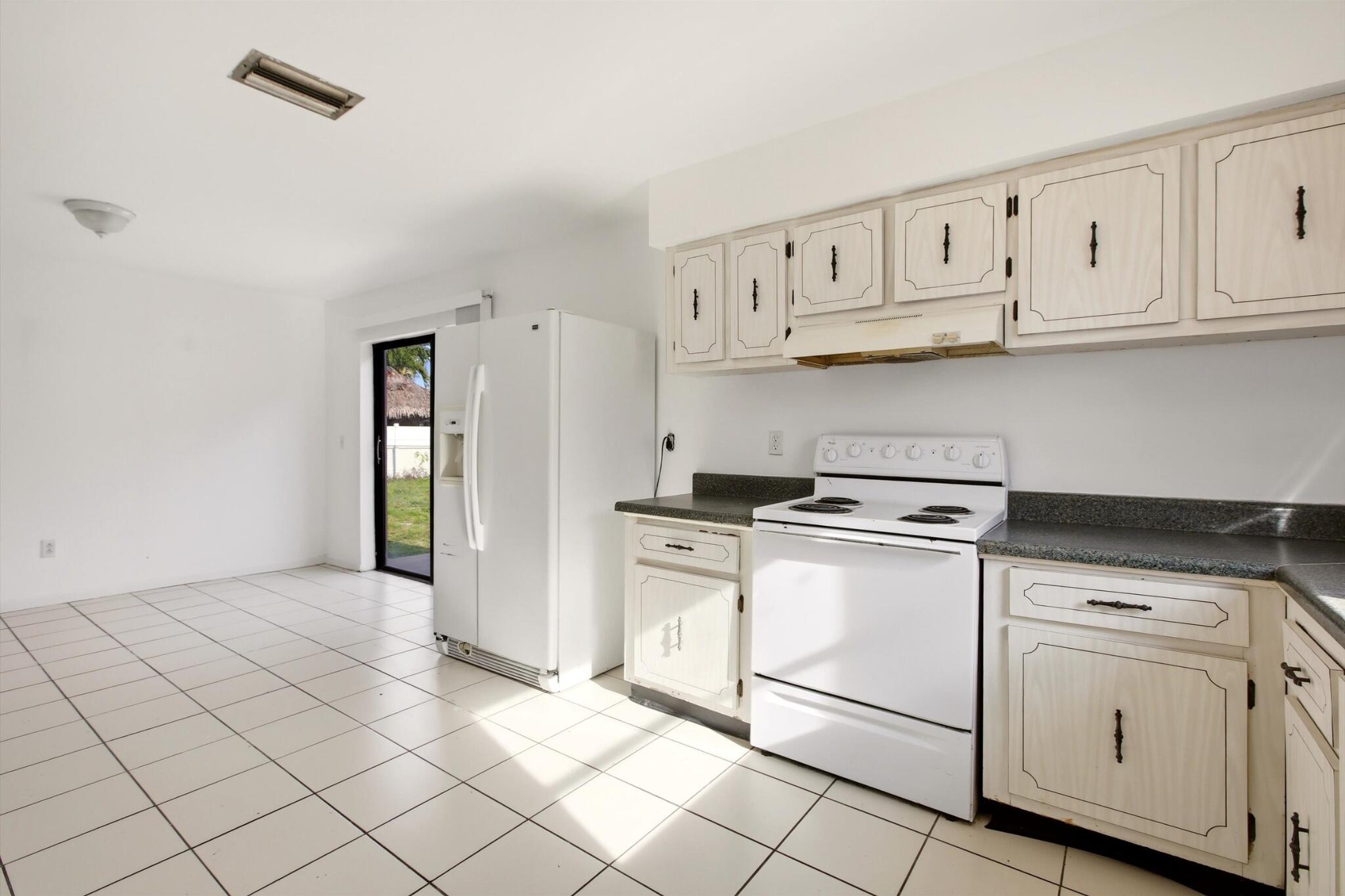 HOLIDAY CITY AT BOCA RATON SEC 5 - Residential