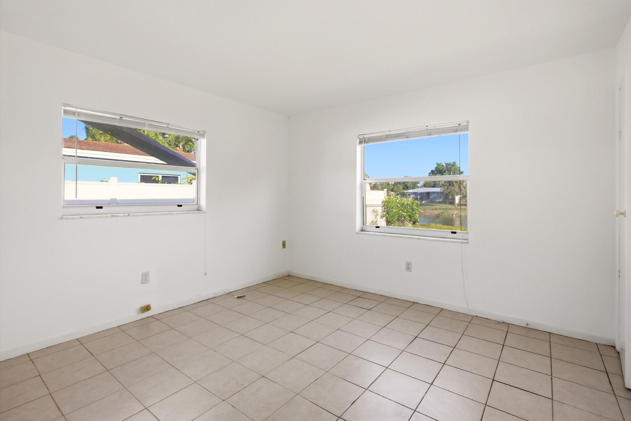 HOLIDAY CITY AT BOCA RATON SEC 5 - Residential