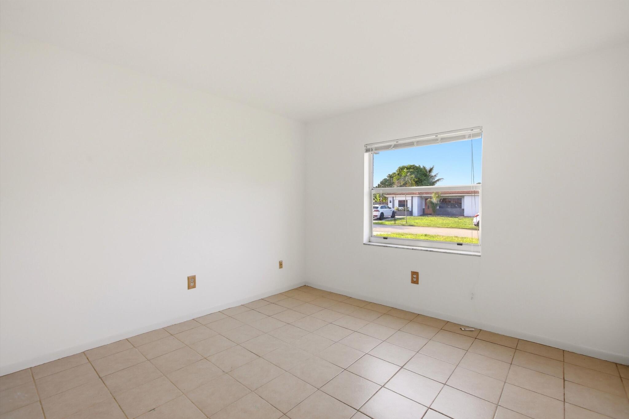 HOLIDAY CITY AT BOCA RATON SEC 5 - Residential