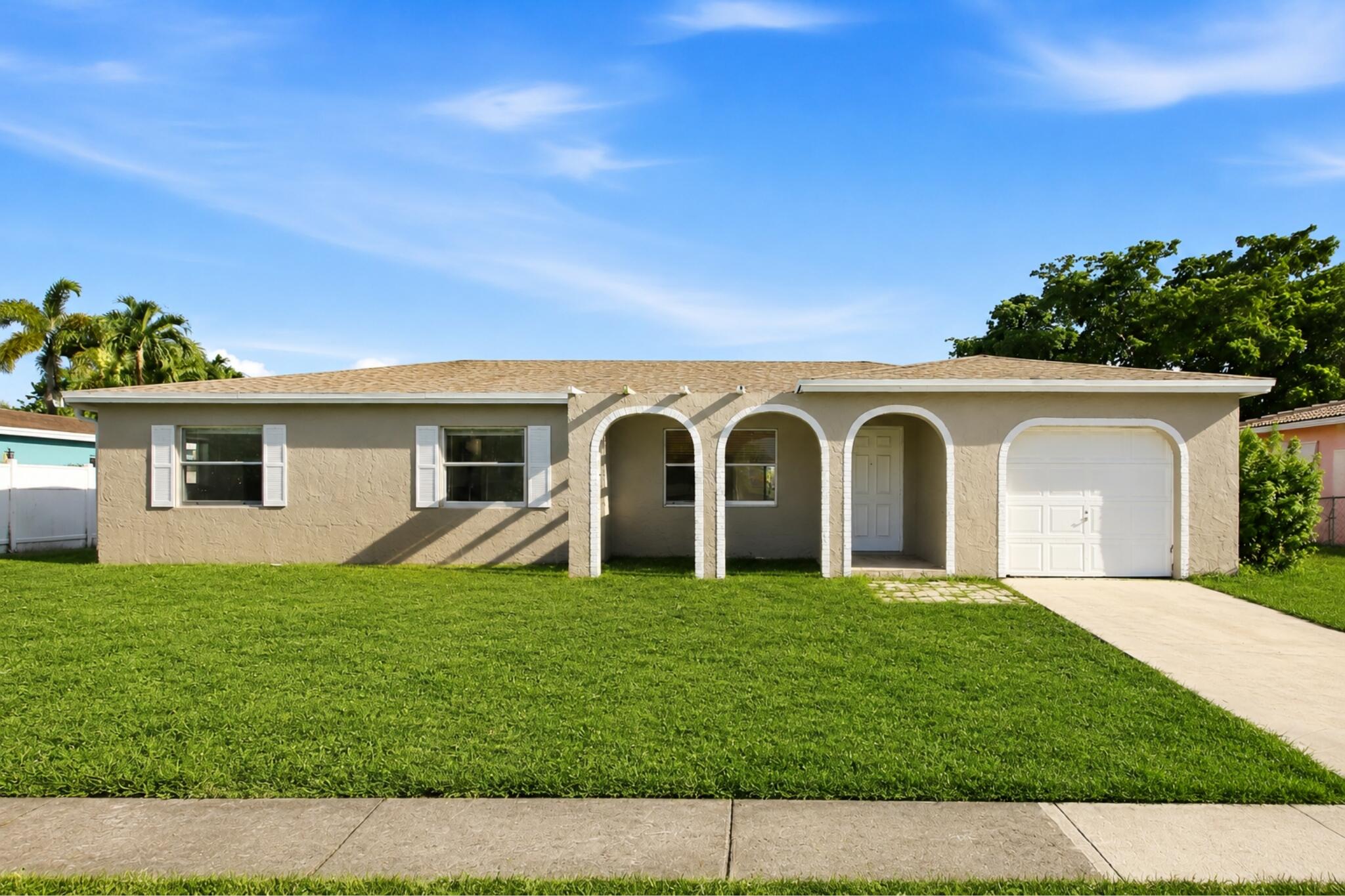 HOLIDAY CITY AT BOCA RATON SEC 5 - Residential